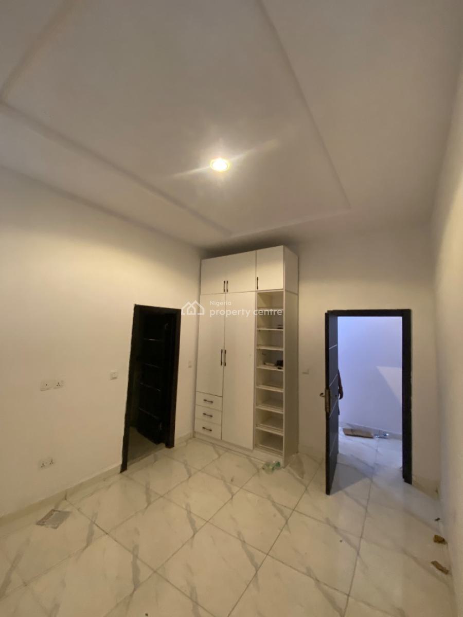 Serviced Spacious 3-bedroom Apartment with Fully Fitted Personal, Oral Estate, Ikota, Lekki, Lagos, Flat / Apartment for Rent