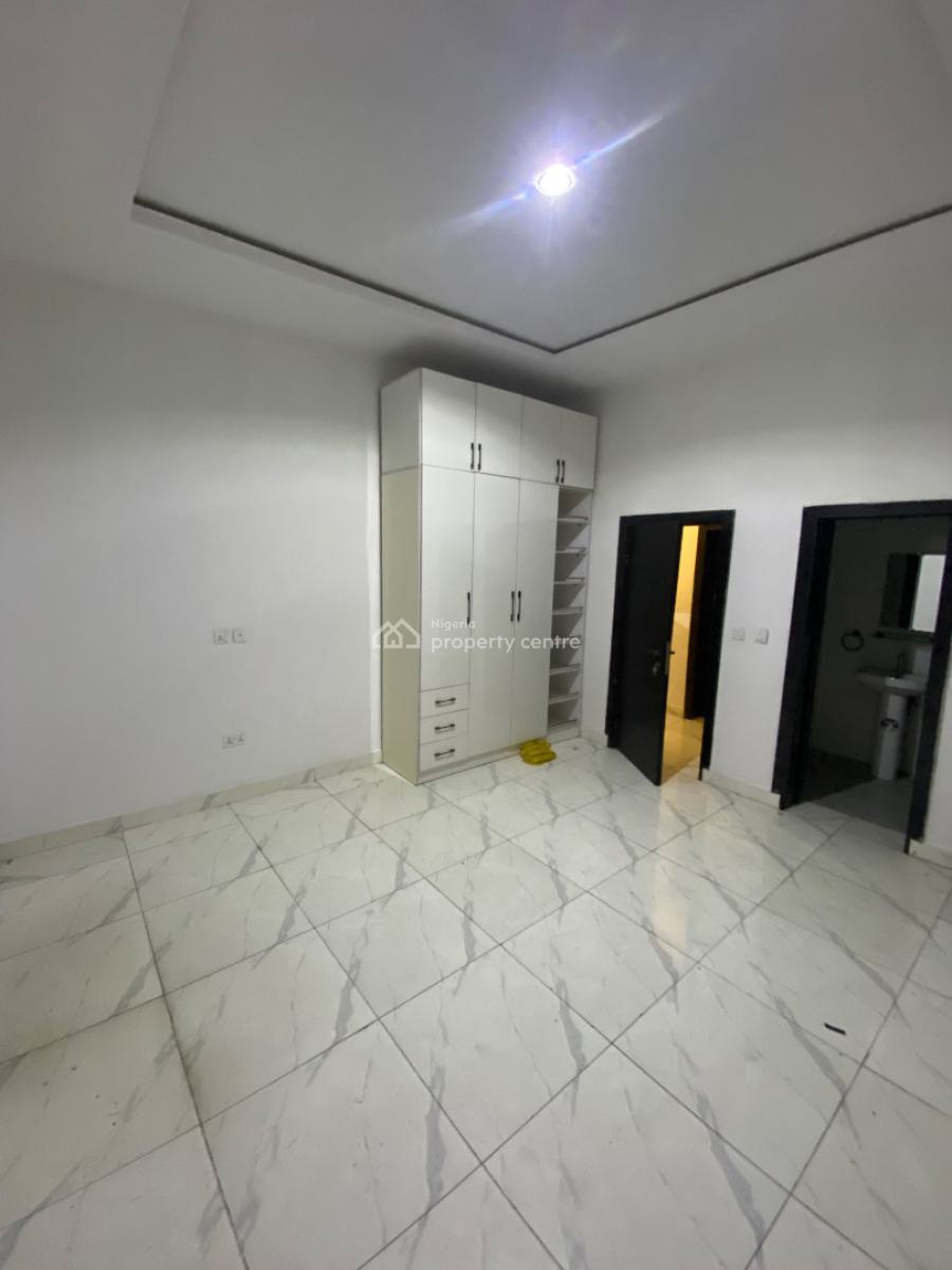 Serviced Spacious 3-bedroom Apartment with Fully Fitted Personal, Oral Estate, Ikota, Lekki, Lagos, Flat / Apartment for Rent