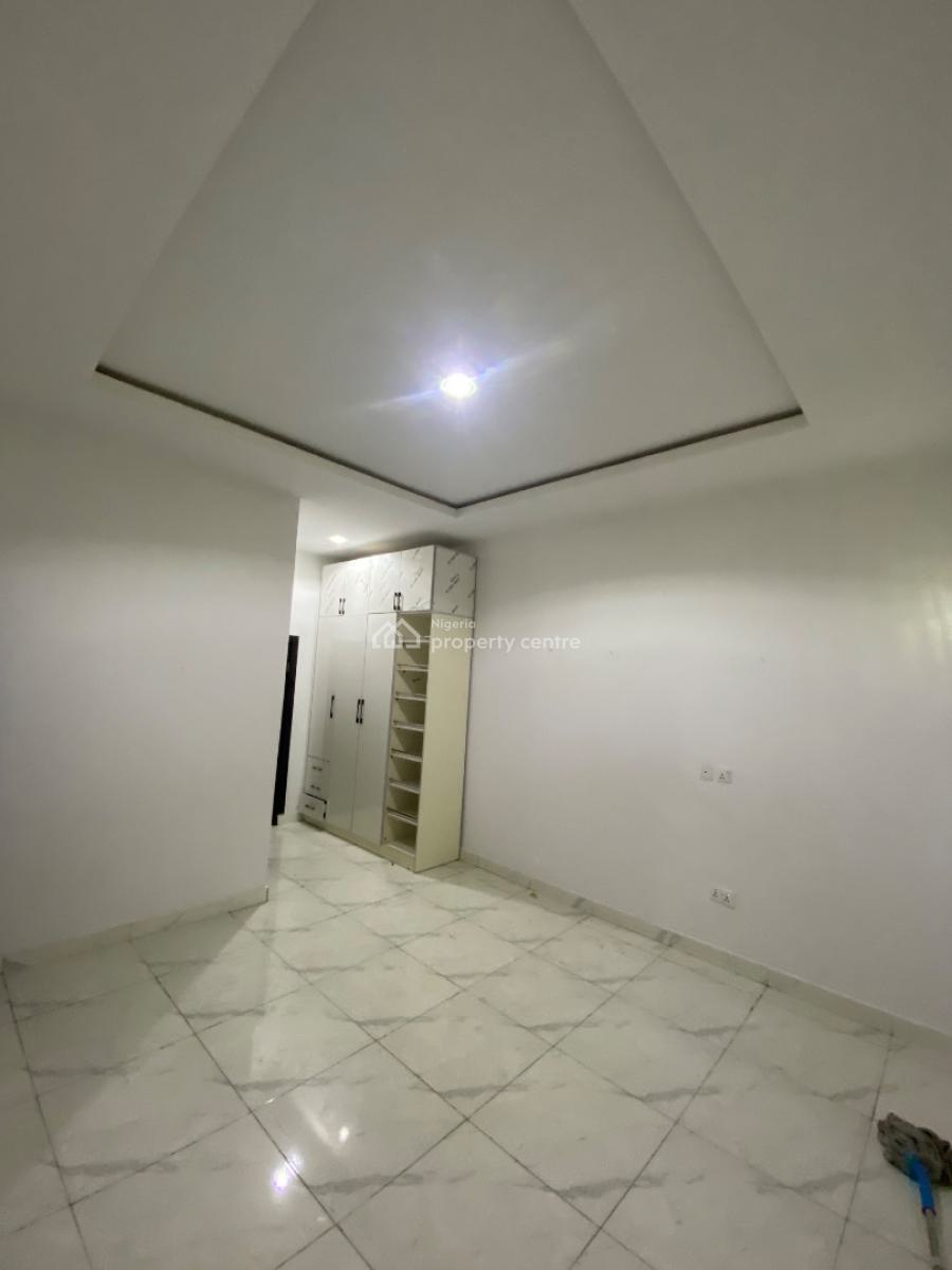 Serviced Spacious 3-bedroom Apartment with Fully Fitted Personal, Oral Estate, Ikota, Lekki, Lagos, Flat / Apartment for Rent