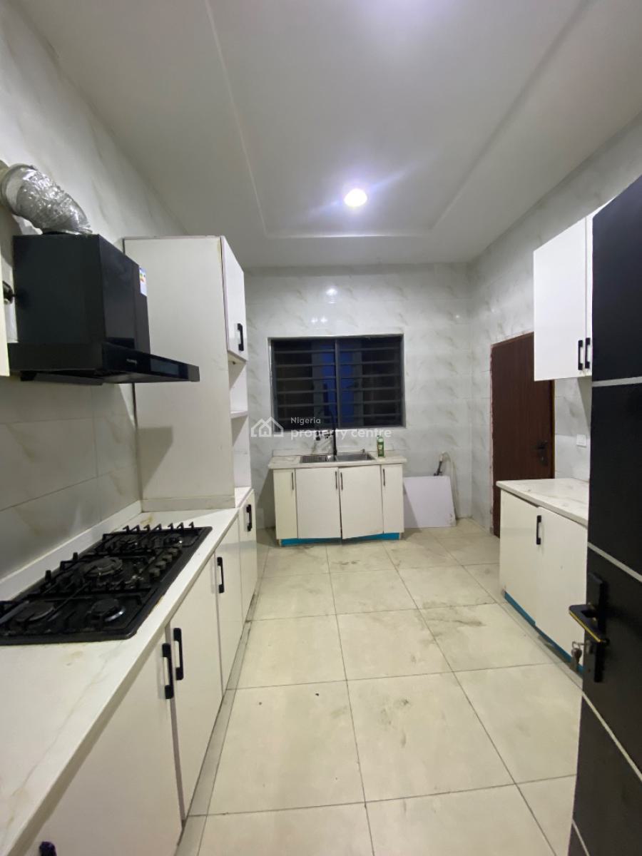 Serviced Spacious 3-bedroom Apartment with Fully Fitted Personal, Oral Estate, Ikota, Lekki, Lagos, Flat / Apartment for Rent