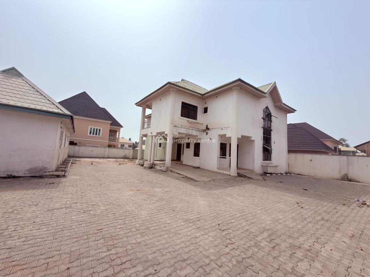 New Listing  4-bedroom Detached Stand Alone Duplex with 3 Rooms, Gwarinpa, Abuja, Detached Duplex for Sale
