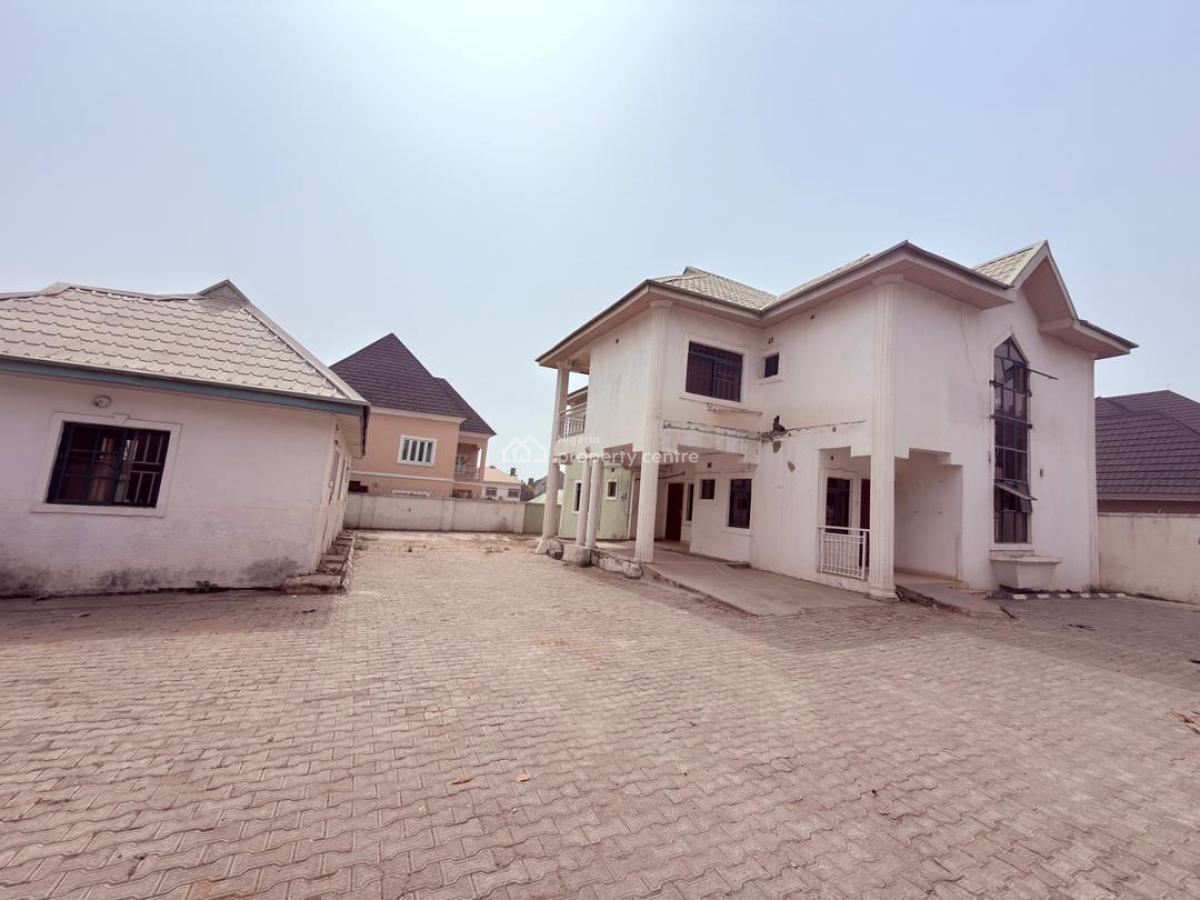 New Listing  4-bedroom Detached Stand Alone Duplex with 3 Rooms, Gwarinpa, Abuja, Detached Duplex for Sale