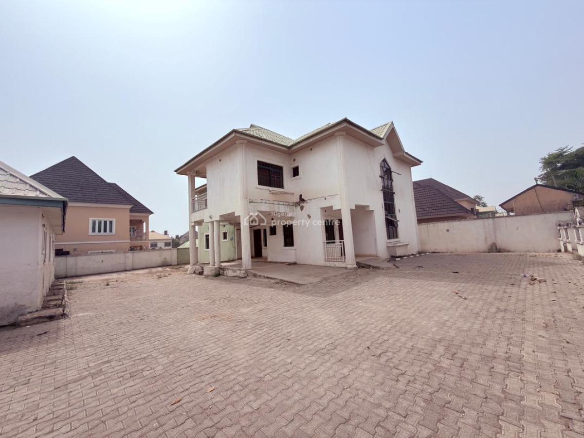 New Listing  4-bedroom Detached Stand Alone Duplex with 3 Rooms, Gwarinpa, Abuja, Detached Duplex for Sale