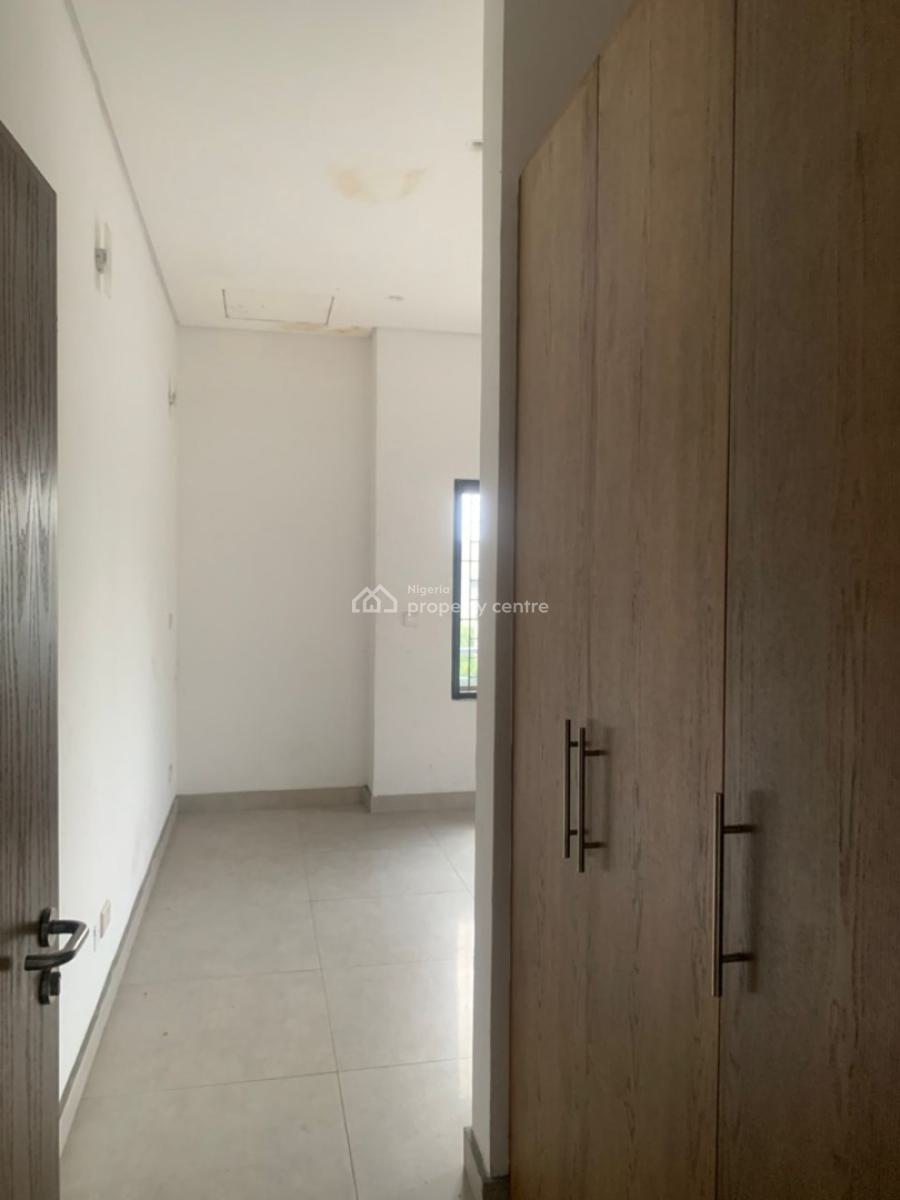 Self Serviced 5-bedroom Semi-detached Duplex with Bq (self Compound), Lekki Phase 1, Lekki, Lagos, Semi-detached Duplex for Rent