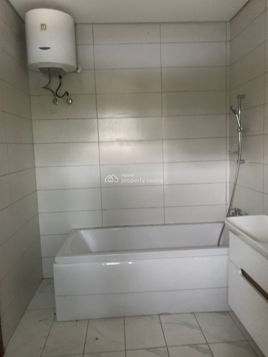 Self Serviced 5-bedroom Semi-detached Duplex with Bq (self Compound), Lekki Phase 1, Lekki, Lagos, Semi-detached Duplex for Rent