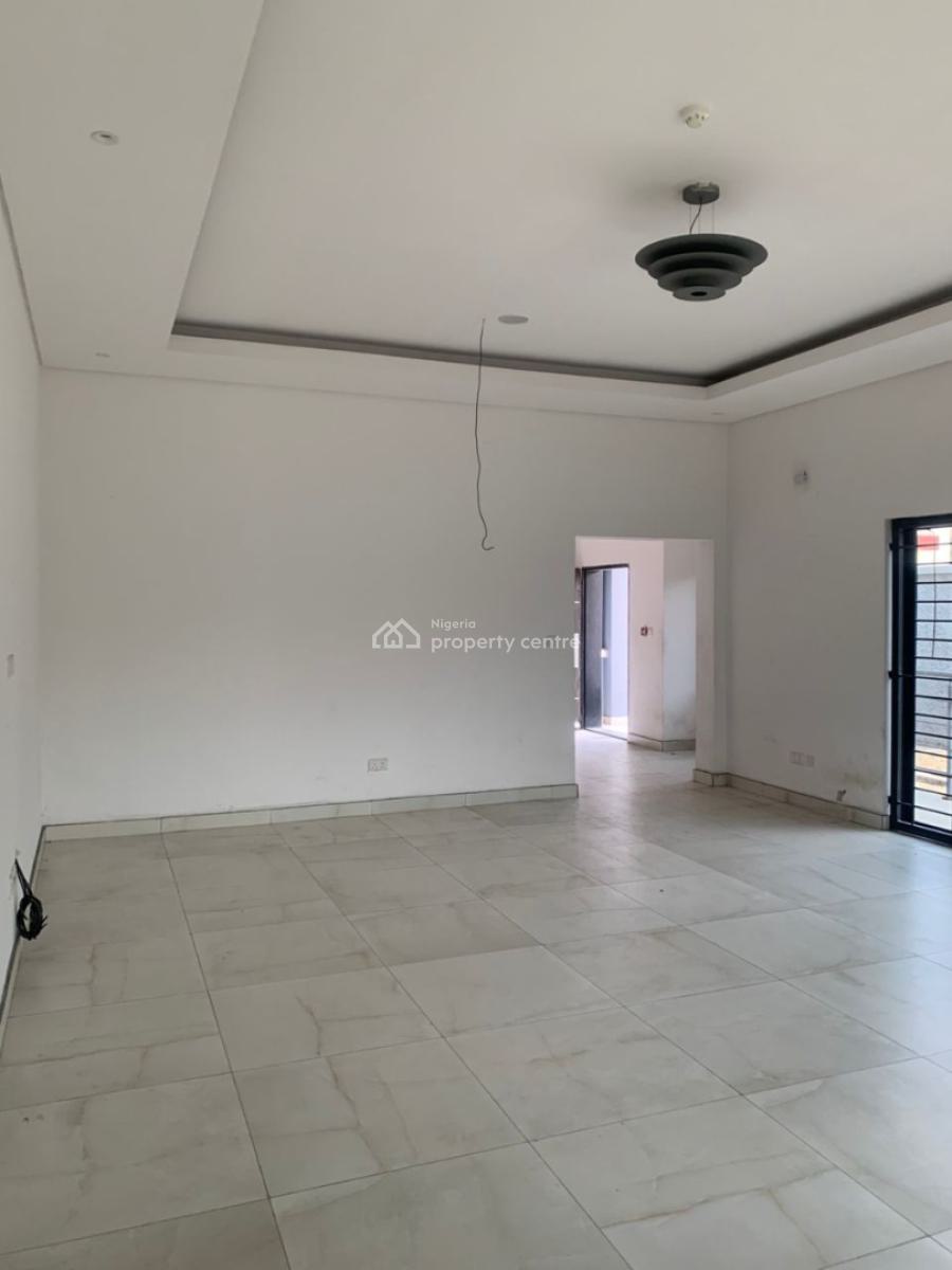 Self Serviced 5-bedroom Semi-detached Duplex with Bq (self Compound), Lekki Phase 1, Lekki, Lagos, Semi-detached Duplex for Rent