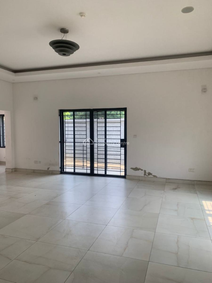 Self Serviced 5-bedroom Semi-detached Duplex with Bq (self Compound), Lekki Phase 1, Lekki, Lagos, Semi-detached Duplex for Rent