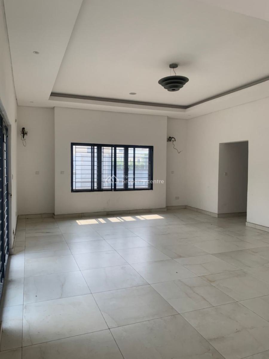 Self Serviced 5-bedroom Semi-detached Duplex with Bq (self Compound), Lekki Phase 1, Lekki, Lagos, Semi-detached Duplex for Rent