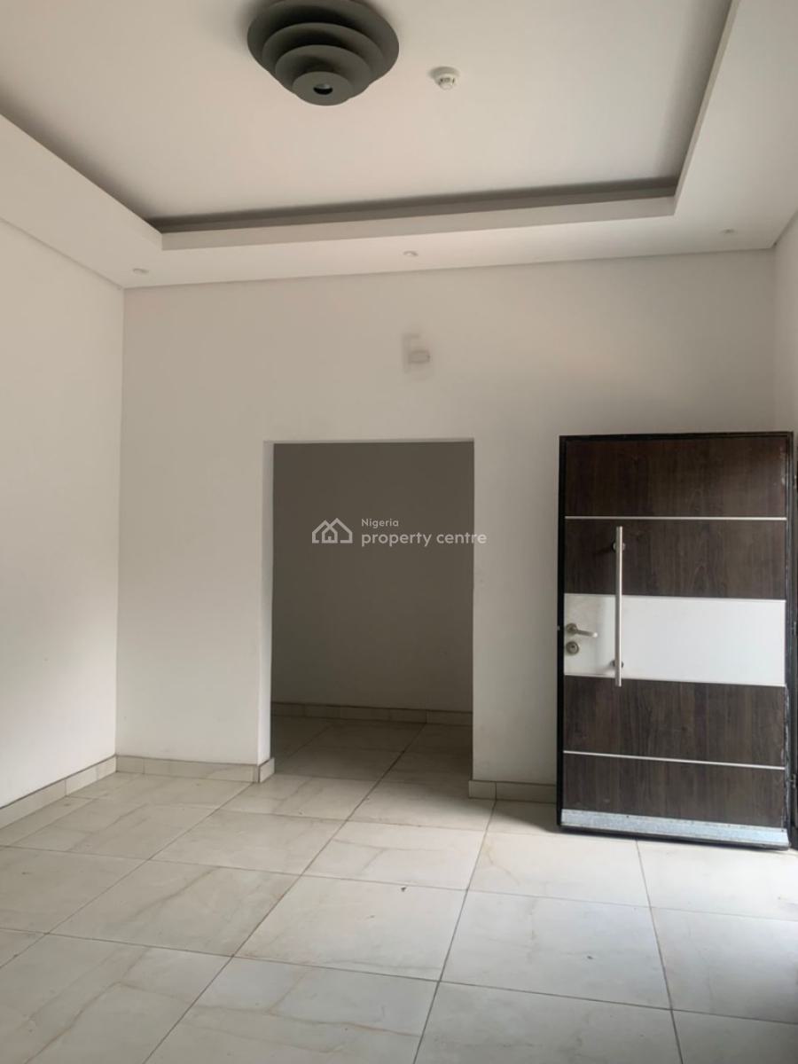 Self Serviced 5-bedroom Semi-detached Duplex with Bq (self Compound), Lekki Phase 1, Lekki, Lagos, Semi-detached Duplex for Rent