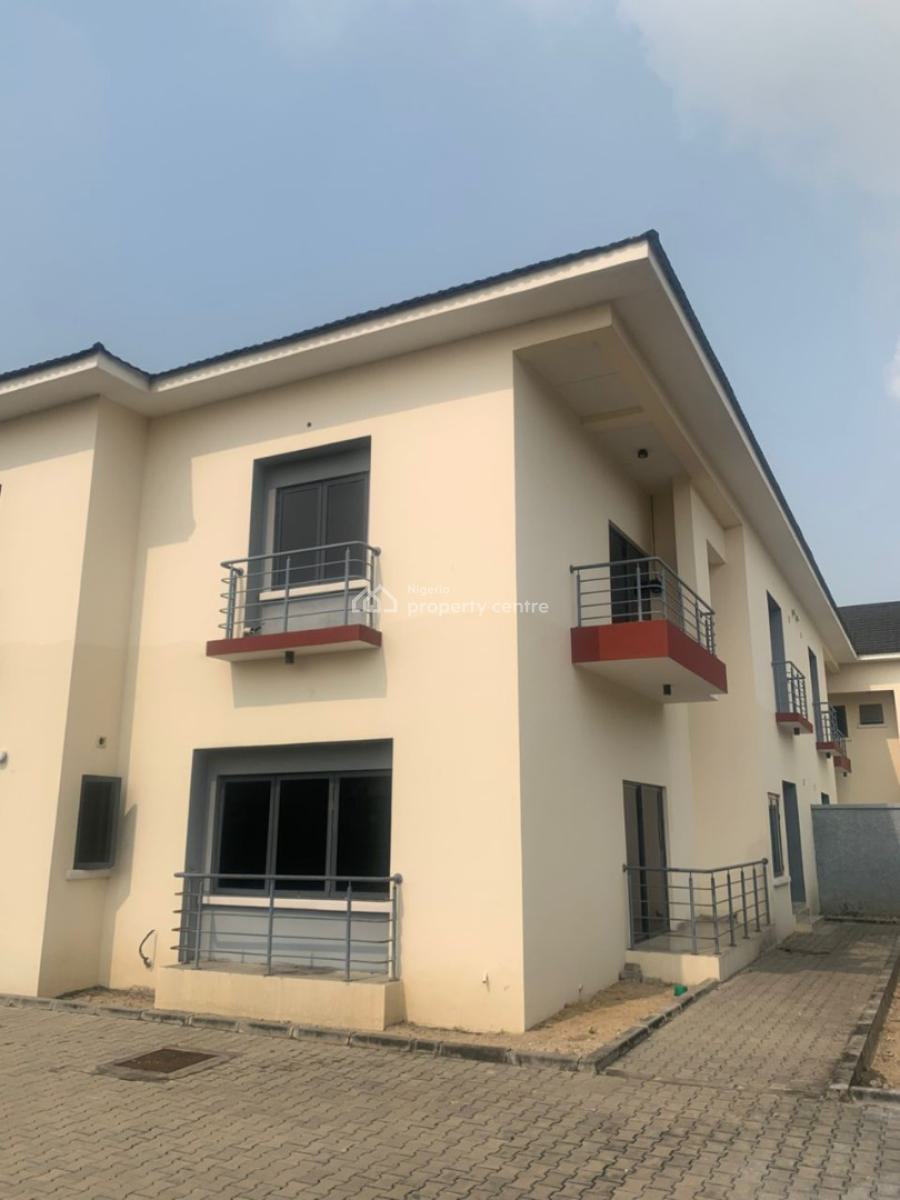 Self Serviced 5-bedroom Semi-detached Duplex with Bq (self Compound), Lekki Phase 1, Lekki, Lagos, Semi-detached Duplex for Rent