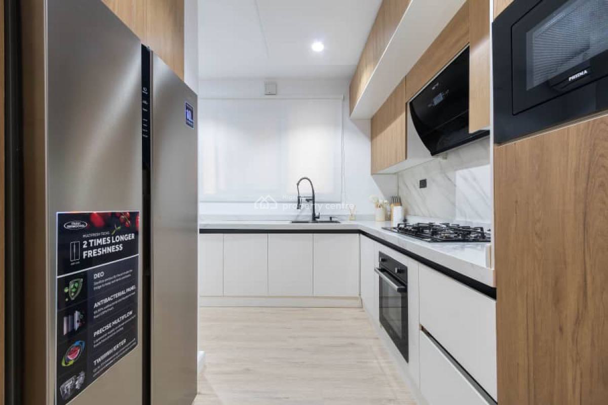 2 Bedroom Apartment, Admiralty Way, Lekki Phase 1, Lekki, Lagos, Flat / Apartment Short Let