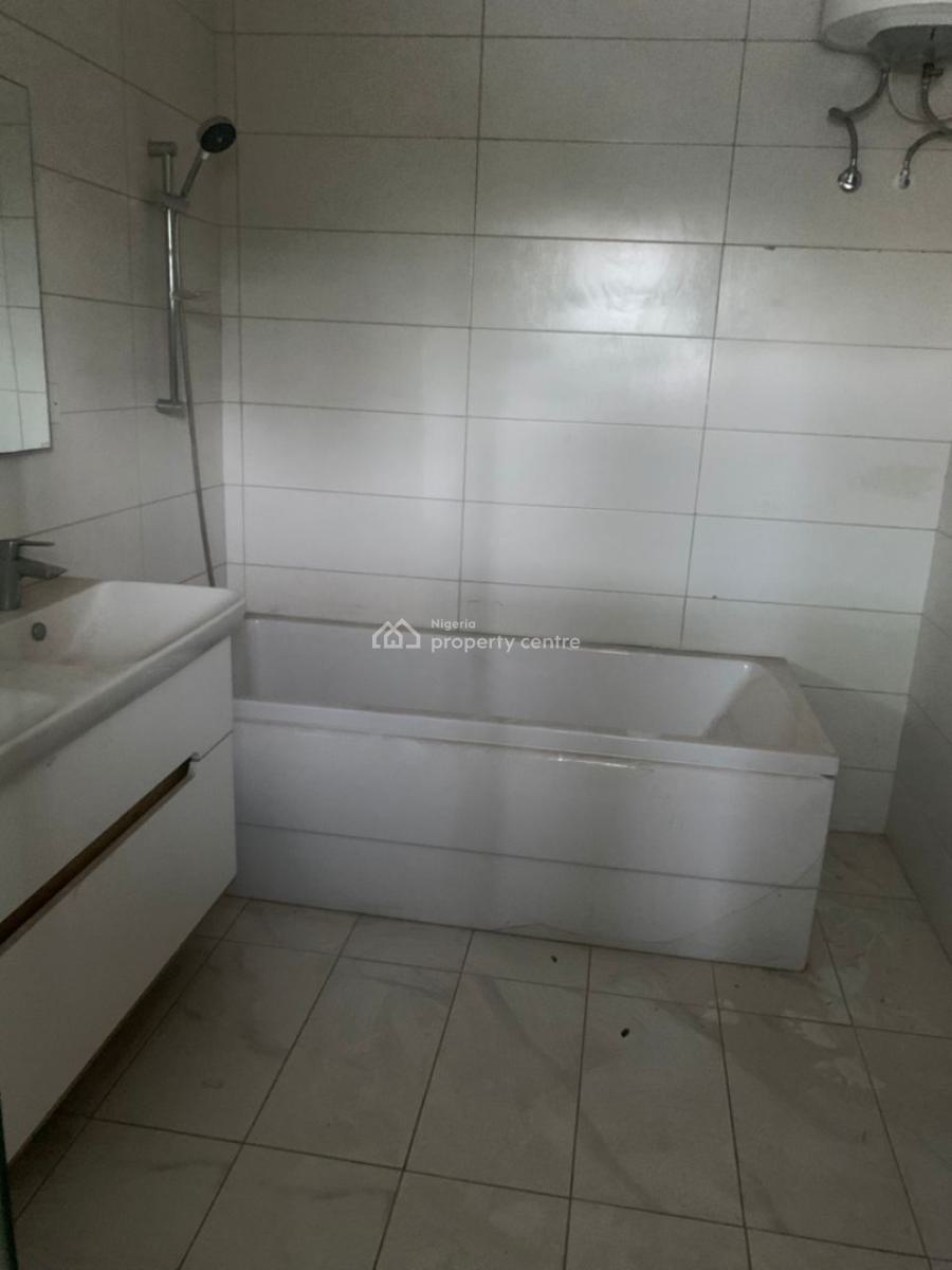 Serviced 5-bedroom Semi-detached Duplex with Bq, Lekki Phase 1, Lekki, Lagos, Semi-detached Duplex for Rent