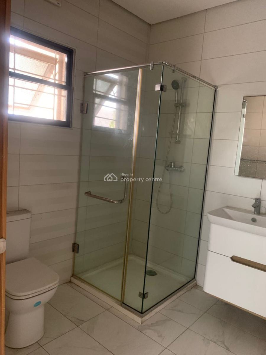 Serviced 5-bedroom Semi-detached Duplex with Bq, Lekki Phase 1, Lekki, Lagos, Semi-detached Duplex for Rent