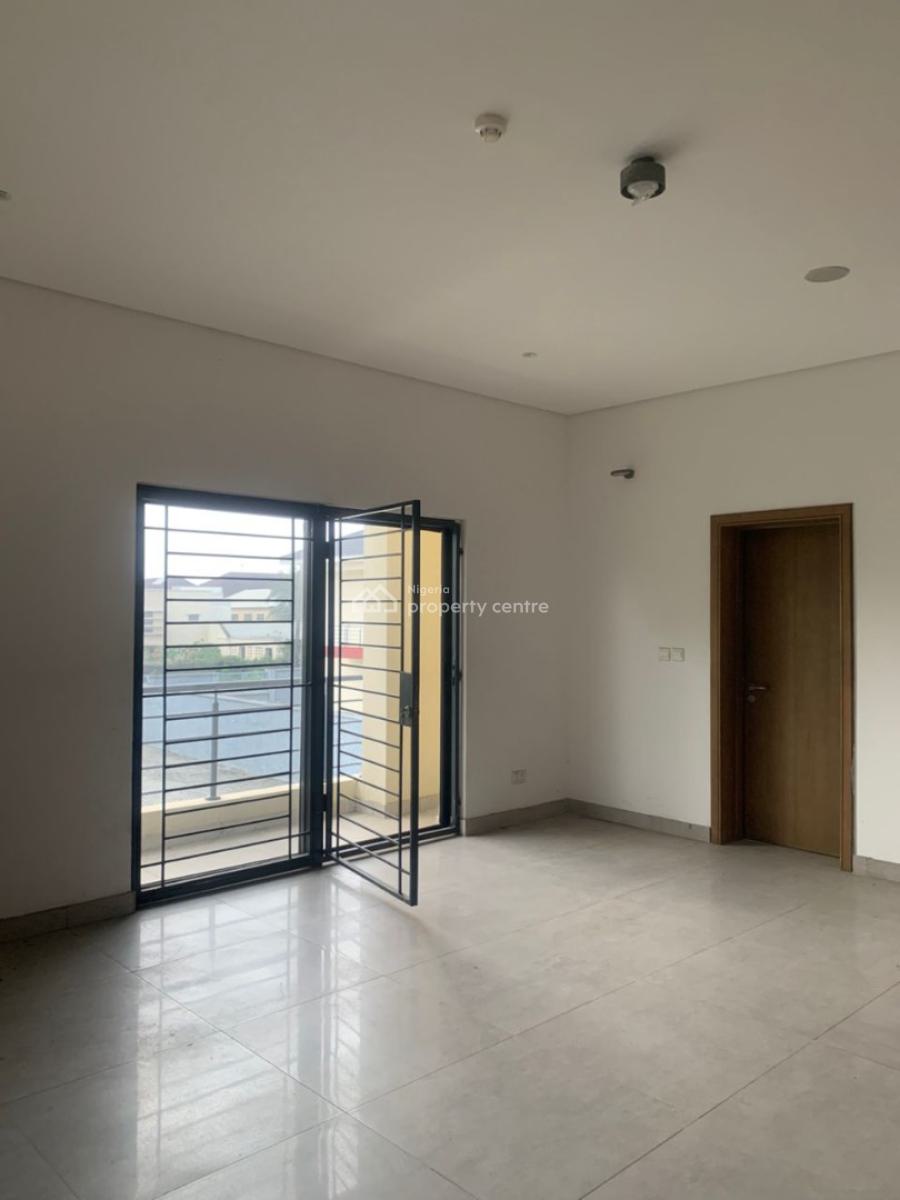 Serviced 5-bedroom Semi-detached Duplex with Bq, Lekki Phase 1, Lekki, Lagos, Semi-detached Duplex for Rent