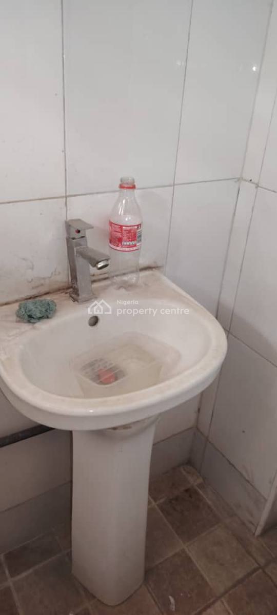 Office / Shop Space on The Ground Floor, Wuse 2, Abuja, Shop for Rent