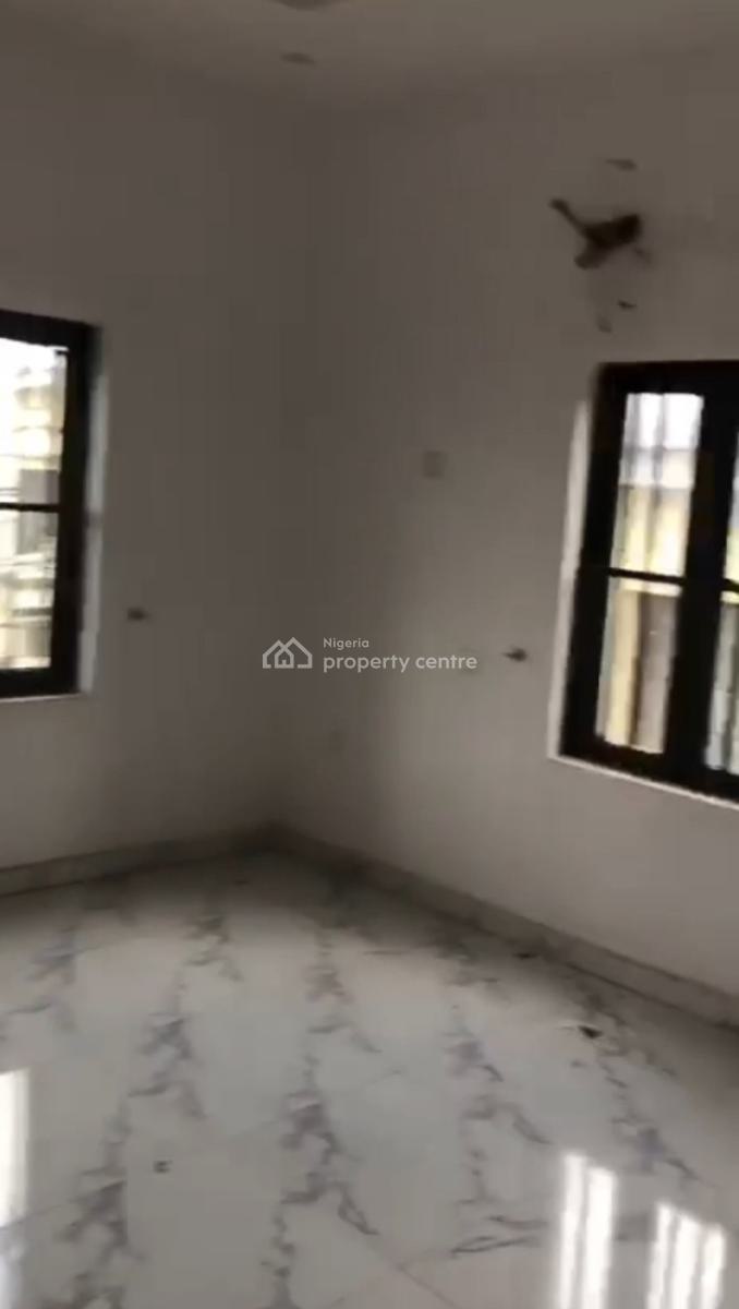 Spacious 2bedrooms Flat Upstairs  with All Rooms, Wardrobe, Cabinet, Ogunlana Drive, Surulere, Lagos, Flat / Apartment for Rent