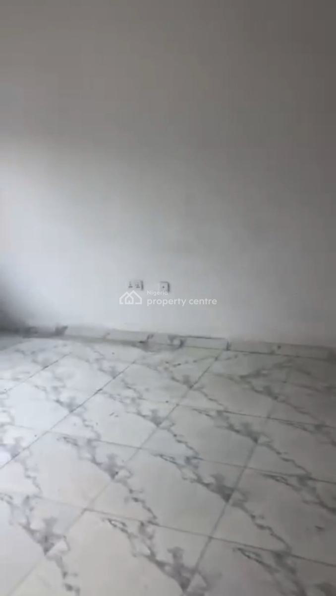 Spacious 2bedrooms Flat Upstairs  with All Rooms, Wardrobe, Cabinet, Ogunlana Drive, Surulere, Lagos, Flat / Apartment for Rent