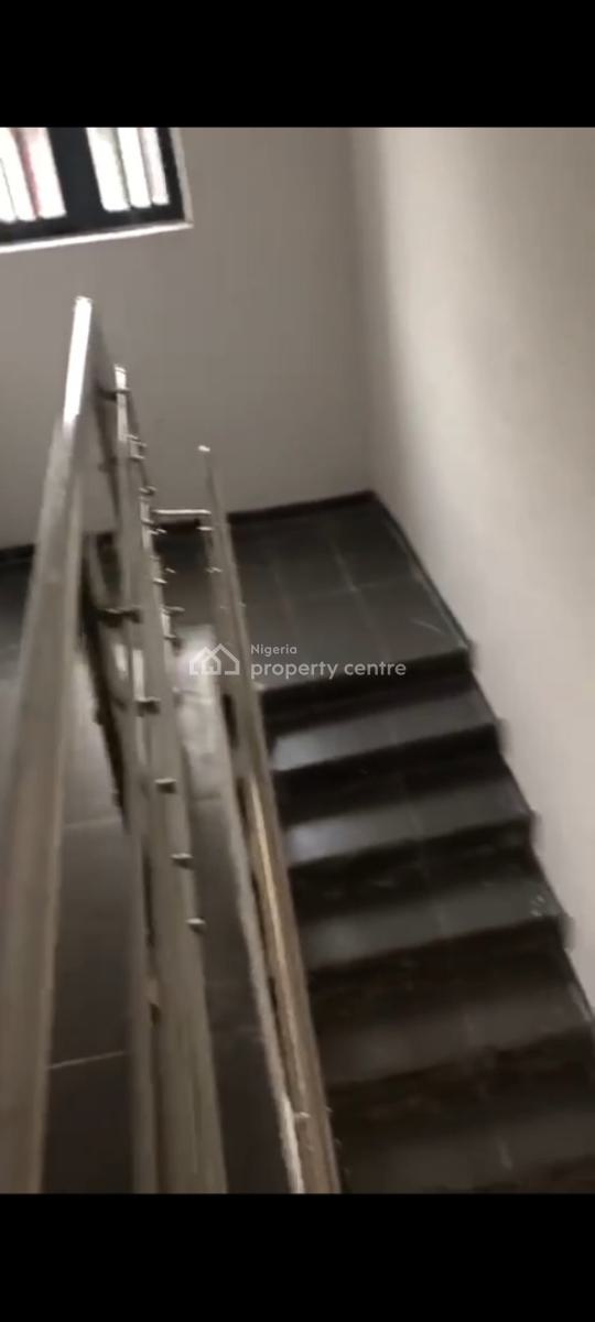 Spacious 2bedrooms Flat Upstairs  with All Rooms, Wardrobe, Cabinet, Ogunlana Drive, Surulere, Lagos, Flat / Apartment for Rent