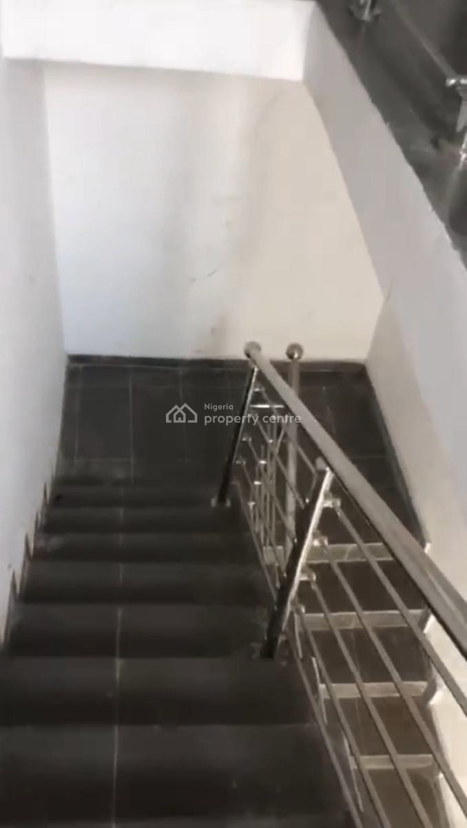 Spacious 2bedrooms Flat Upstairs  with All Rooms, Wardrobe, Cabinet, Ogunlana Drive, Surulere, Lagos, Flat / Apartment for Rent