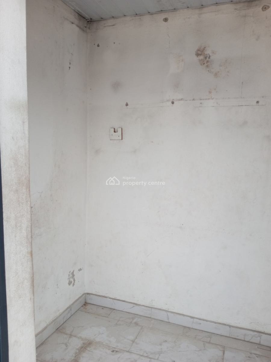 Shop in an Estate, Langbasa Axis, Ajah, Lagos, Shop for Rent