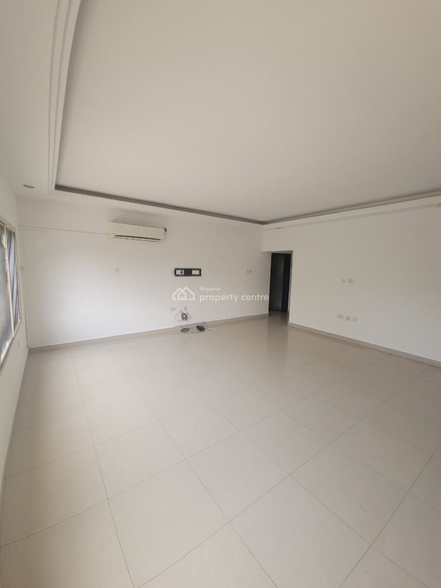 Fully Serviced 3bedroom Flat in Lekki Phase 1, Lekki Phase 1, Lekki, Lagos, Flat / Apartment for Rent