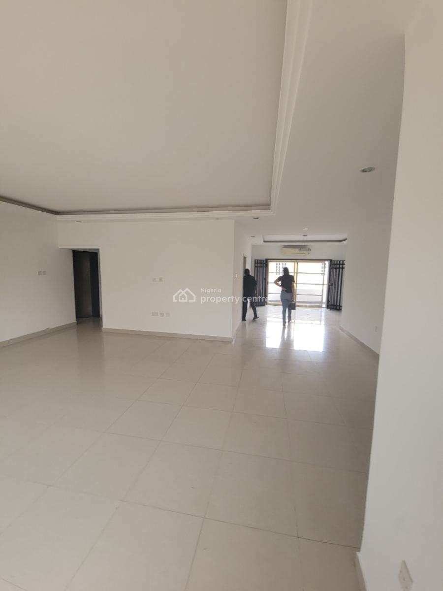 Fully Serviced 3bedroom Flat in Lekki Phase 1, Lekki Phase 1, Lekki, Lagos, Flat / Apartment for Rent
