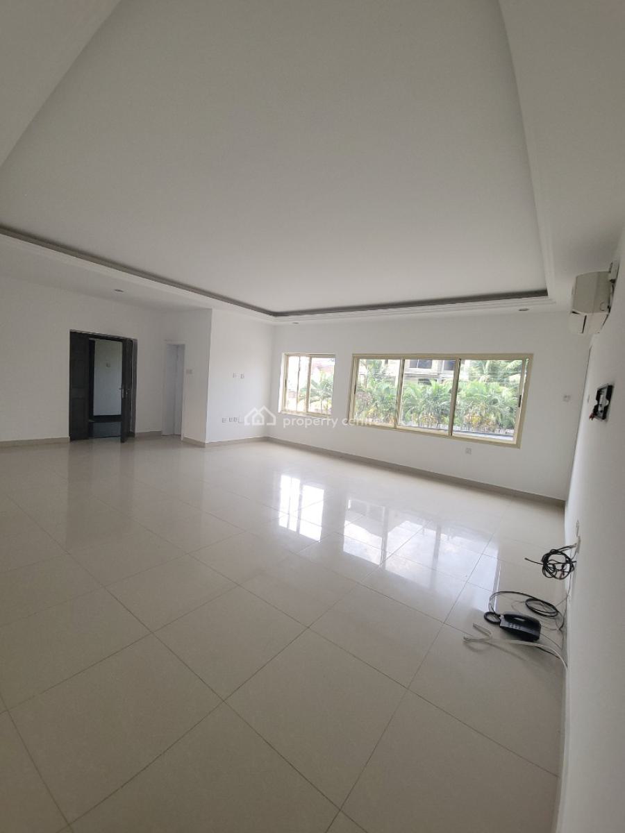 Fully Serviced 3bedroom Flat in Lekki Phase 1, Lekki Phase 1, Lekki, Lagos, Flat / Apartment for Rent