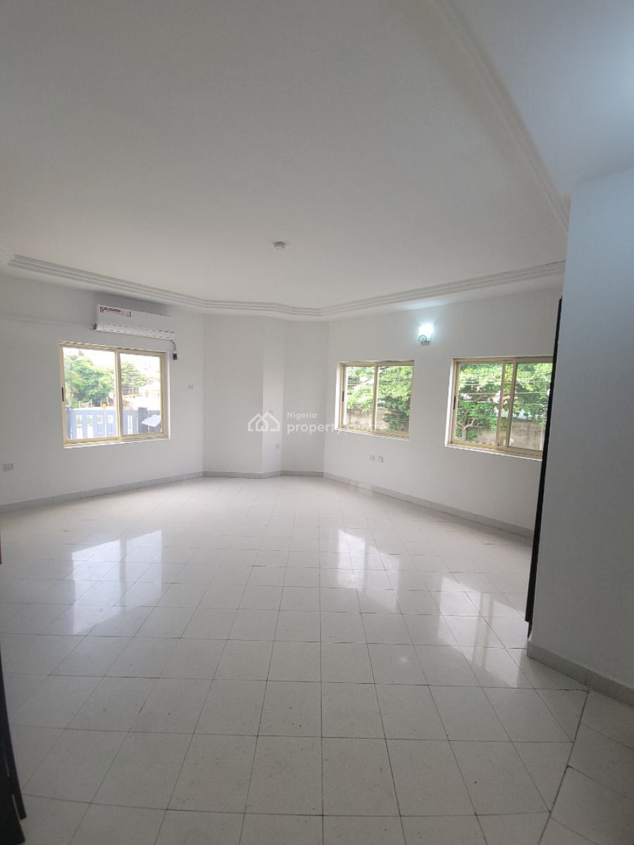 Fully Serviced 3bedroom Flat in Lekki Phase 1, Lekki Phase 1, Lekki, Lagos, Flat / Apartment for Rent