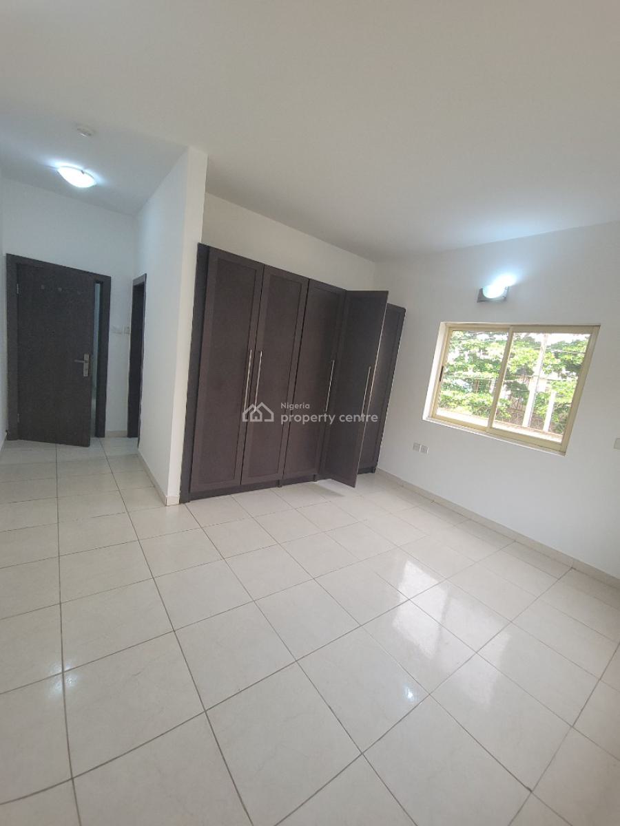 Fully Serviced 3bedroom Flat in Lekki Phase 1, Lekki Phase 1, Lekki, Lagos, Flat / Apartment for Rent