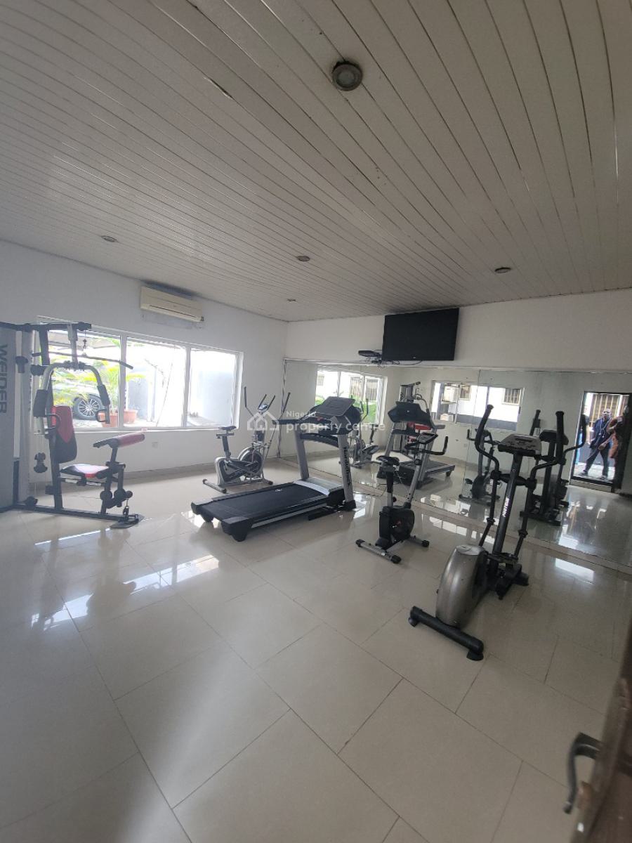 Fully Serviced 3bedroom Flat in Lekki Phase 1, Lekki Phase 1, Lekki, Lagos, Flat / Apartment for Rent