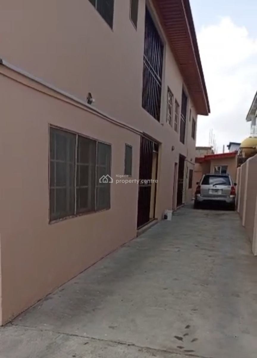 Nicely Renovated Decent 3 Bedrooms Ground Flat All Rooms Ensuite Wit, in a Gated Close By Deeperlife Hq @ Ifako Gbagada, Gbagada Phase 1, Gbagada, Lagos, Flat / Apartment for Rent