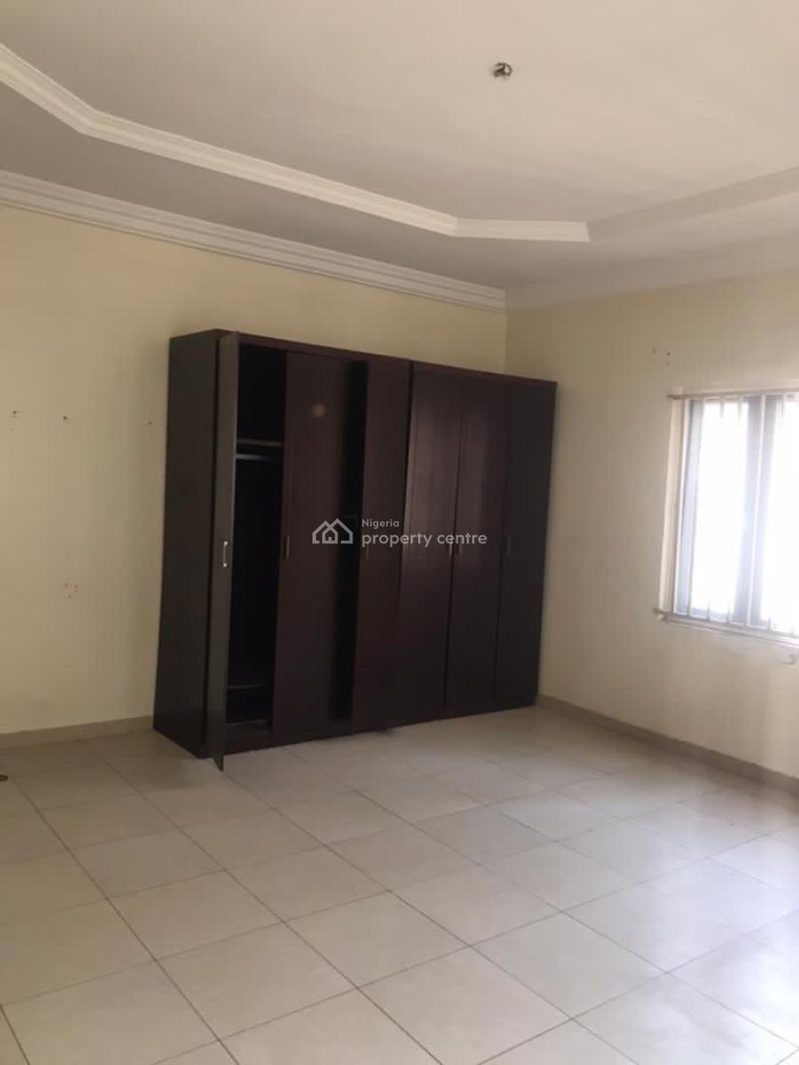 New Listing: in Access Control Estate, Peninsula Garden, Sangotedo, Ajah, Lagos, Flat / Apartment for Rent