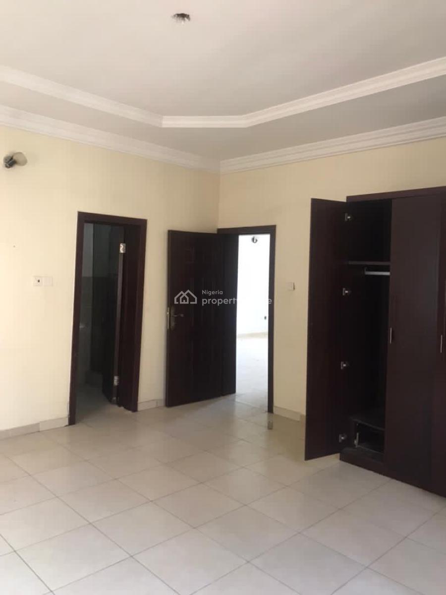 New Listing: in Access Control Estate, Peninsula Garden, Sangotedo, Ajah, Lagos, Flat / Apartment for Rent