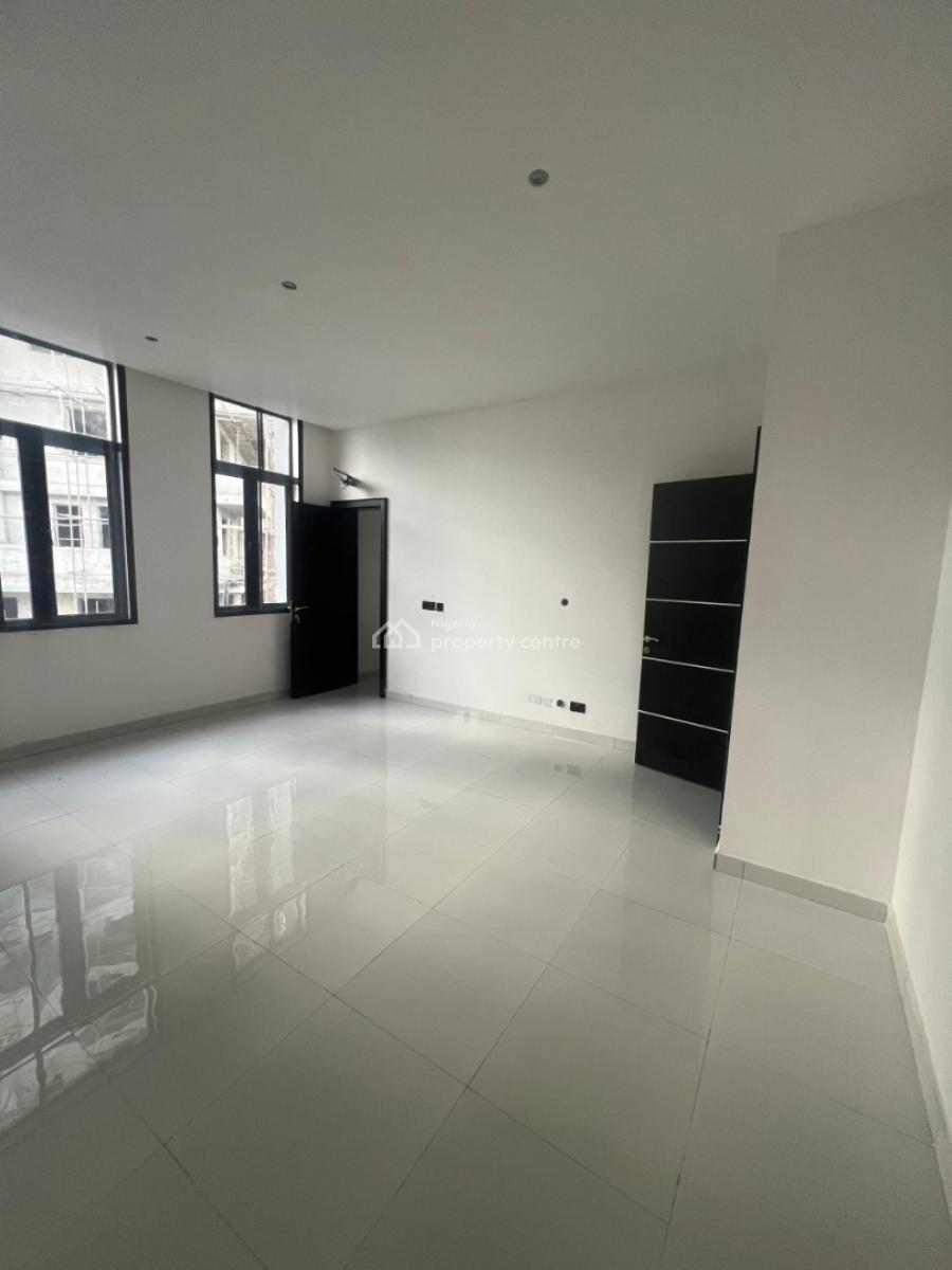 Luxury 4 Bedroom Townhouse, Lekki Phase 1, Lekki, Lagos, Block of Flats for Sale