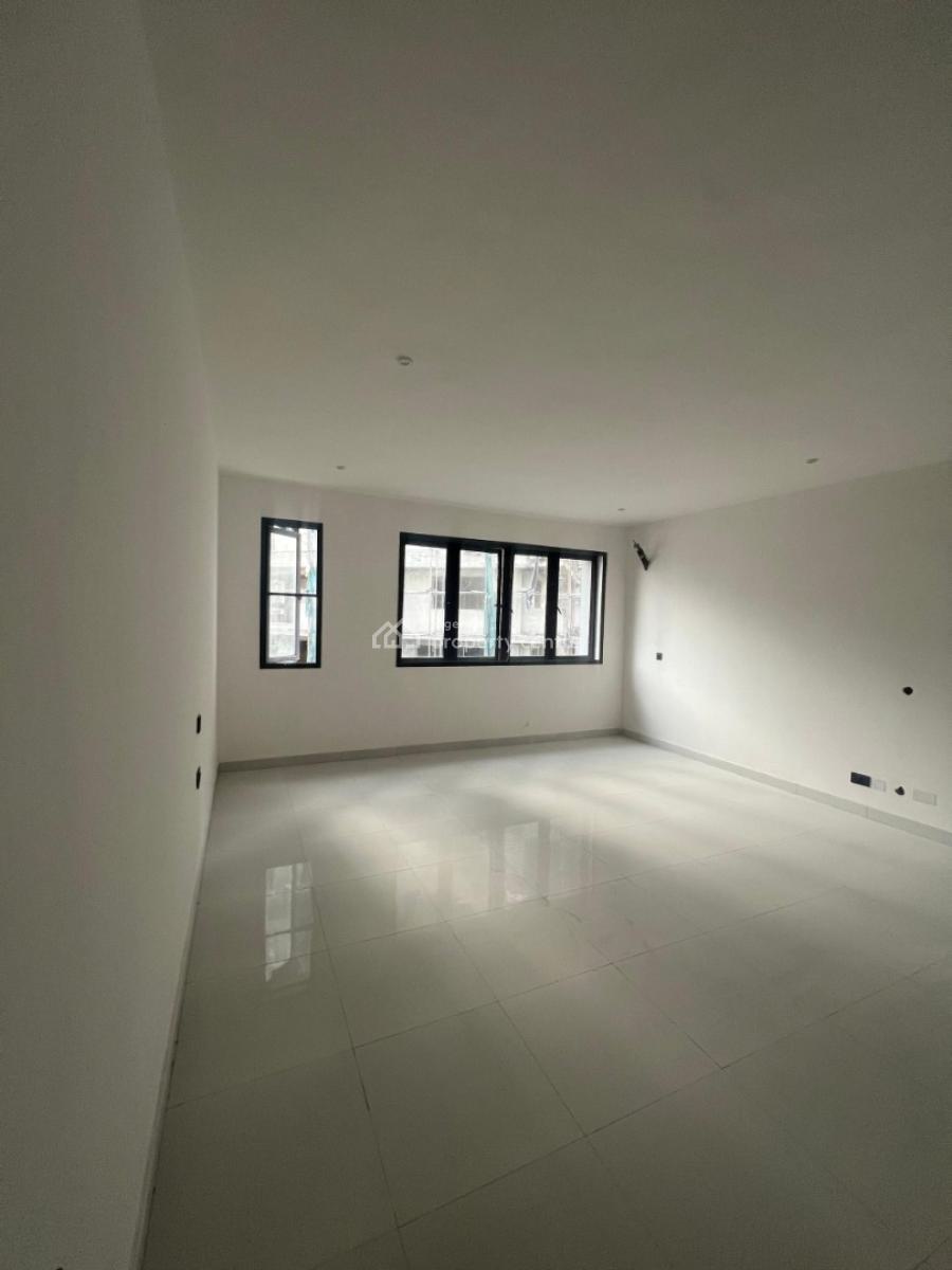 Luxury 4 Bedroom Townhouse, Lekki Phase 1, Lekki, Lagos, Block of Flats for Sale