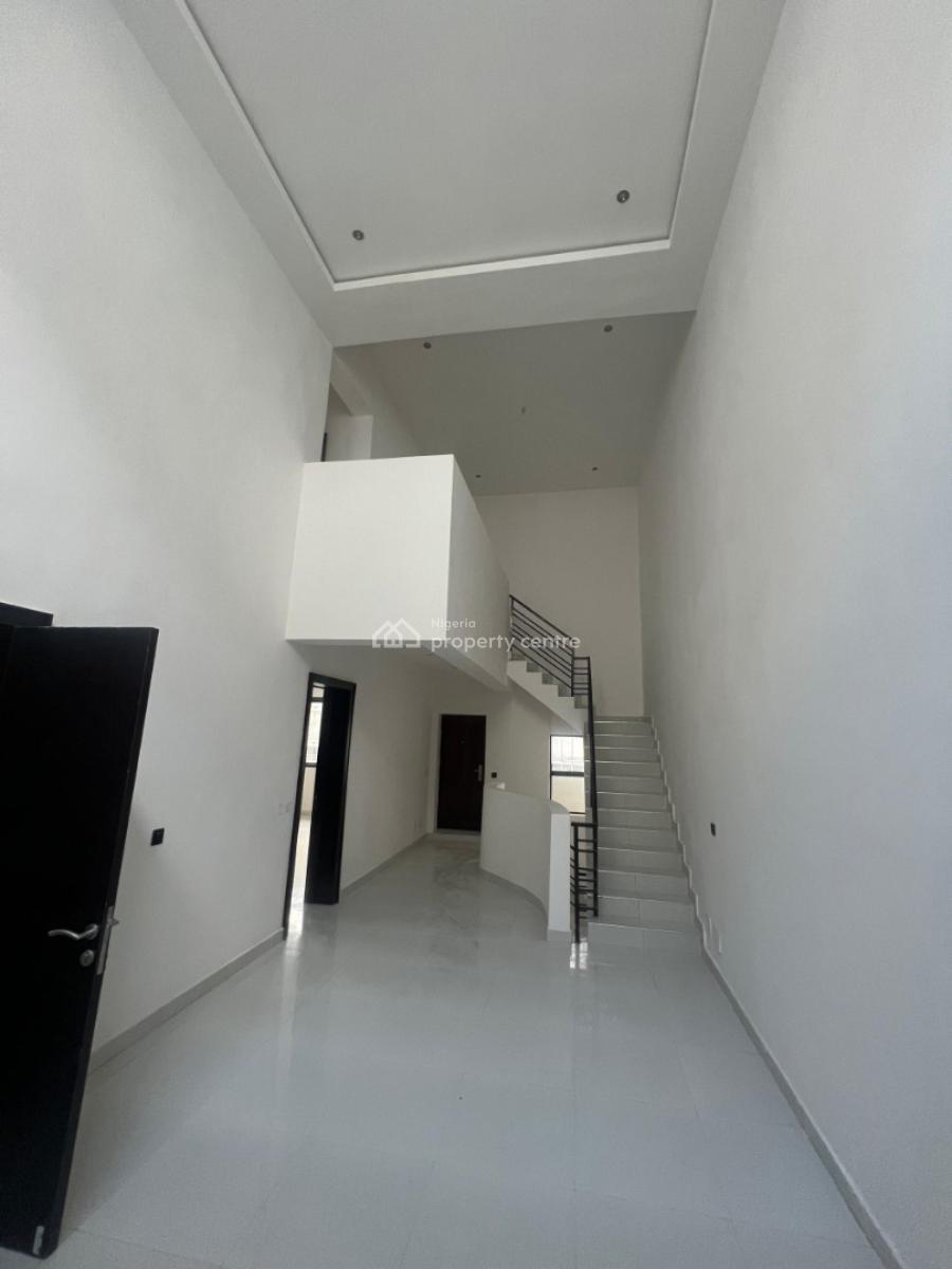 Luxury 4 Bedroom Townhouse, Lekki Phase 1, Lekki, Lagos, Block of Flats for Sale