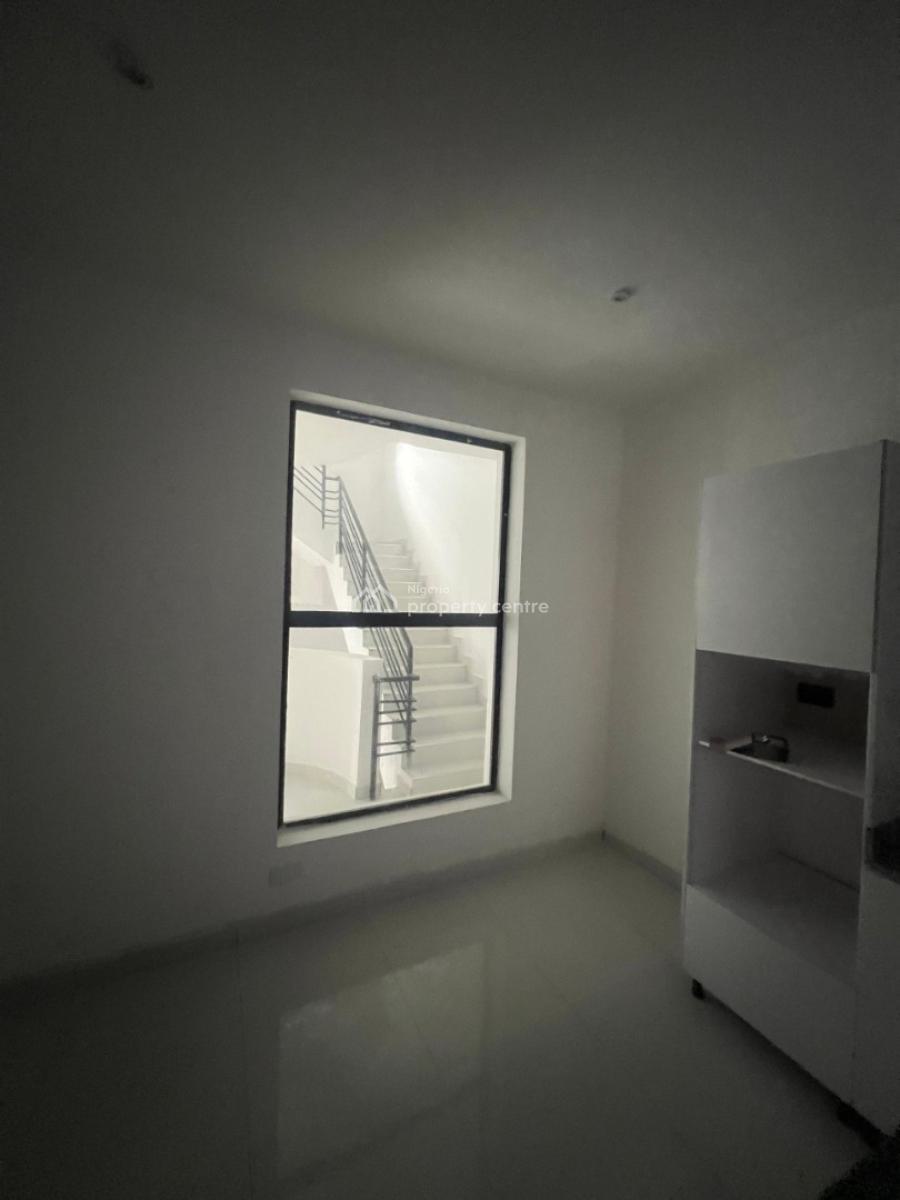 Luxury 4 Bedroom Townhouse, Lekki Phase 1, Lekki, Lagos, Block of Flats for Sale