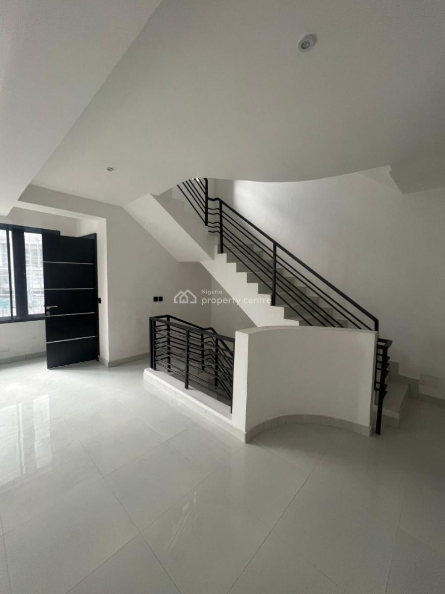 Luxury 4 Bedroom Townhouse, Lekki Phase 1, Lekki, Lagos, Block of Flats for Sale
