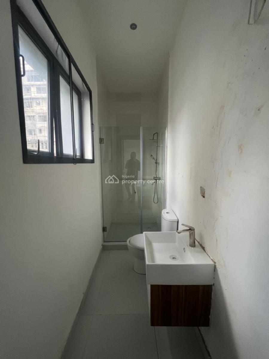 Luxury 4 Bedroom Townhouse, Lekki Phase 1, Lekki, Lagos, Block of Flats for Sale