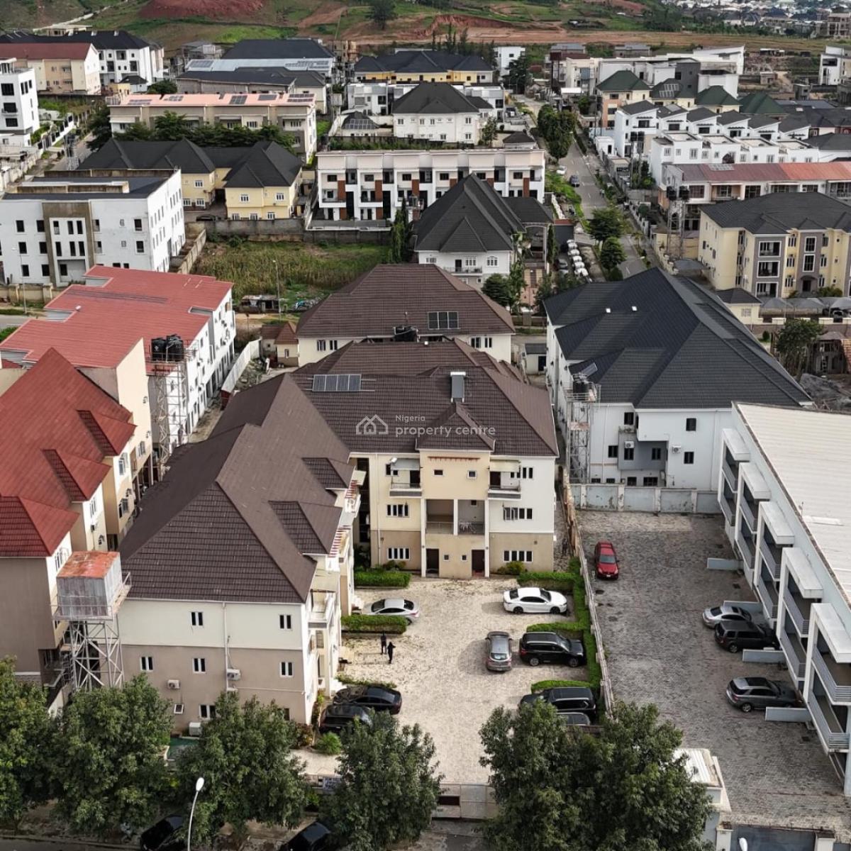 Neatly Furnished 4 Bedroom Terrace Duplex + Maids Room, Guzape District, Abuja, Terraced Duplex for Sale