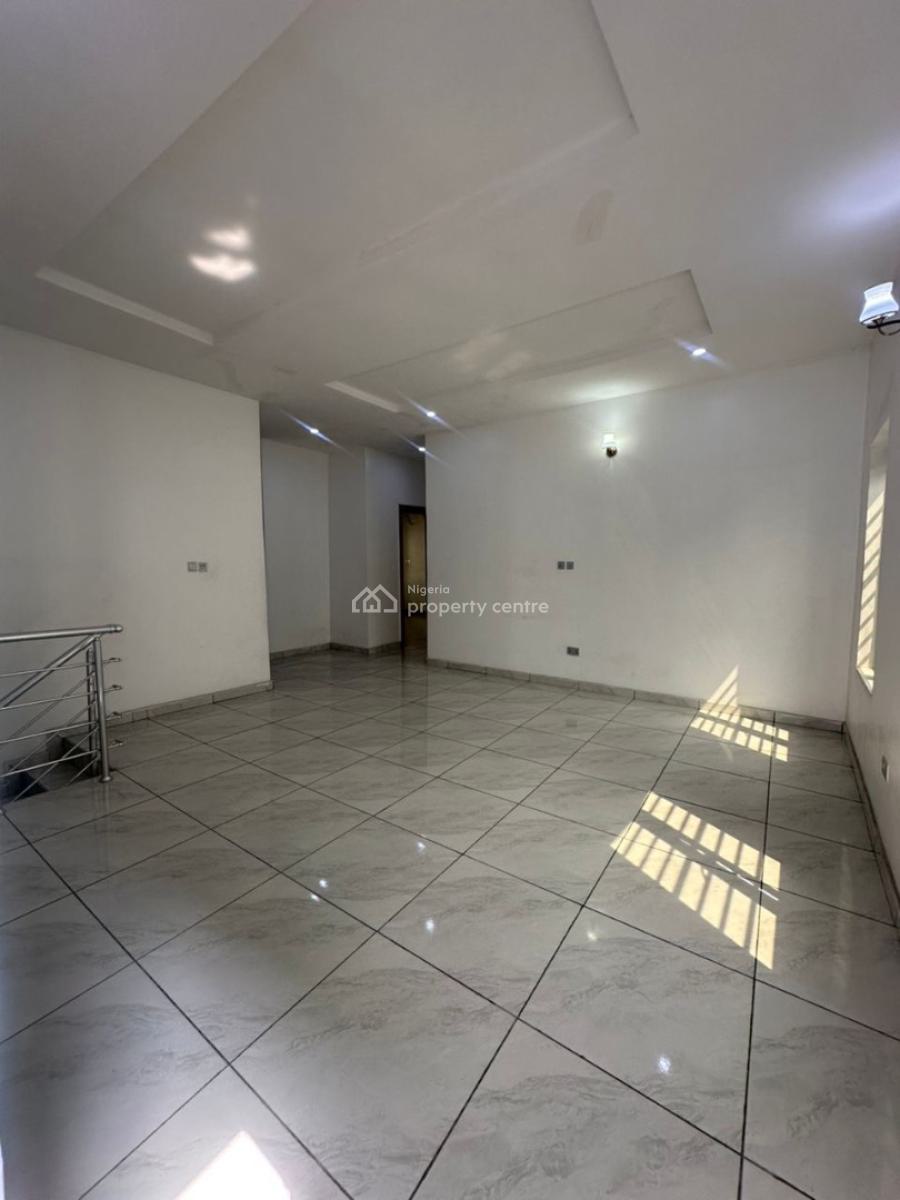 Neatly Maintained 2-bedroom Apartment, Orchid, Lekki, Lagos, Flat / Apartment for Rent