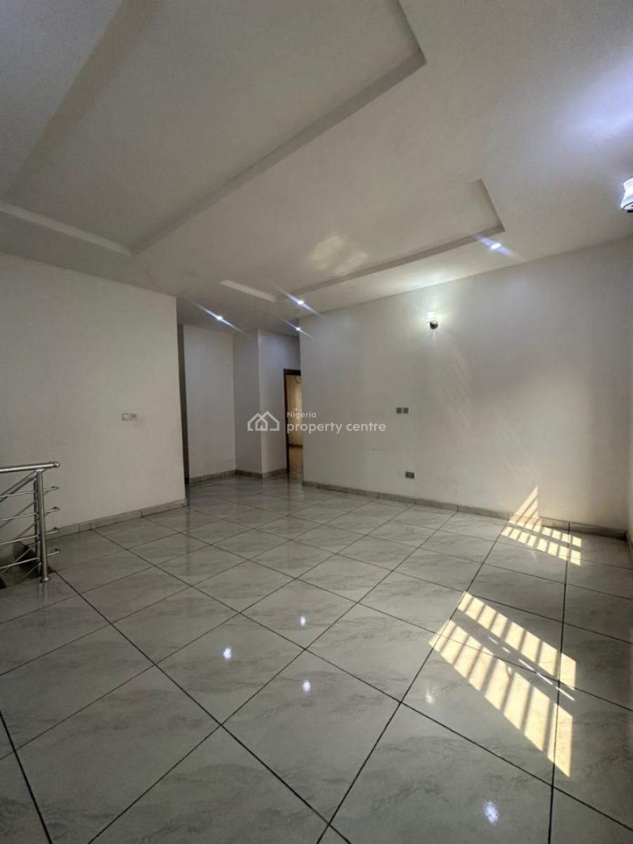 Neatly Maintained 2-bedroom Apartment, Orchid, Lekki, Lagos, Flat / Apartment for Rent