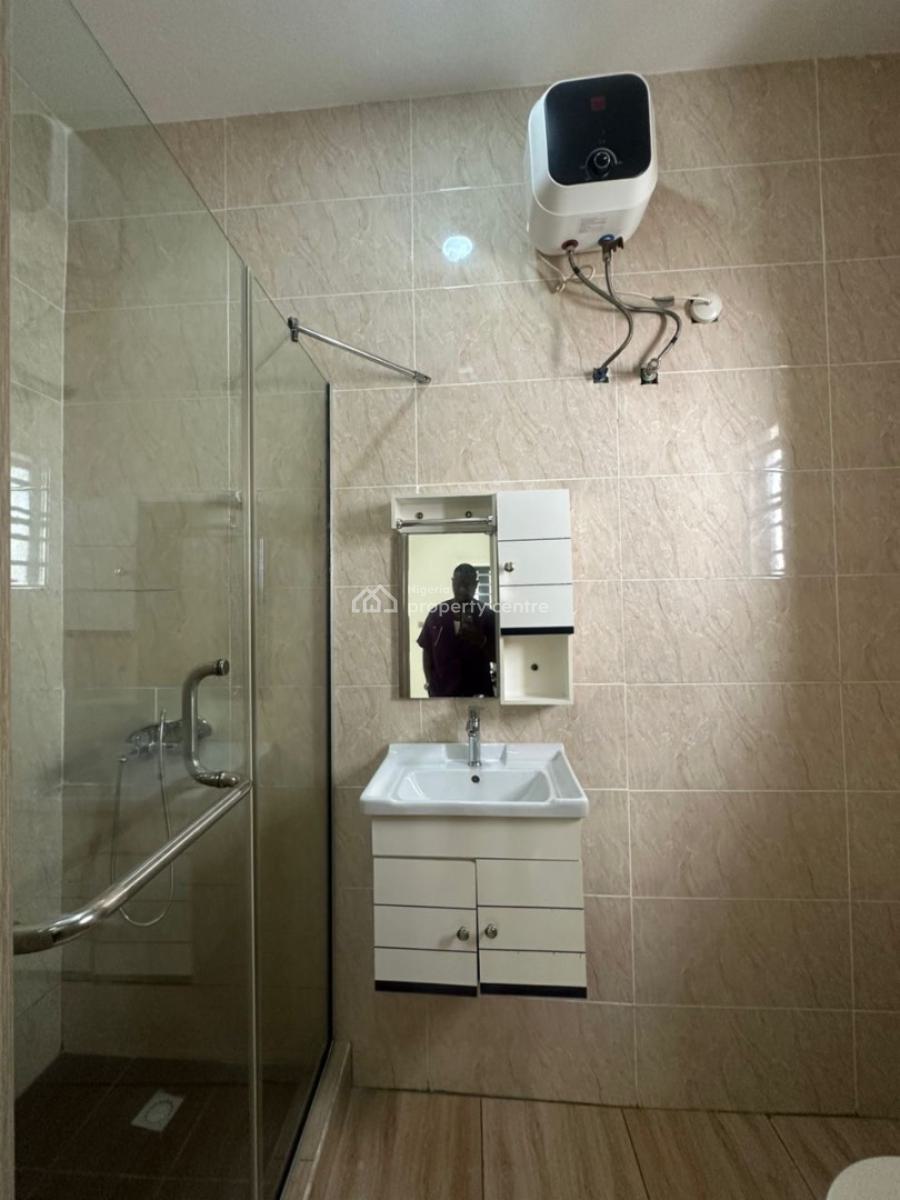 Neatly Maintained 2-bedroom Apartment, Orchid, Lekki, Lagos, Flat / Apartment for Rent