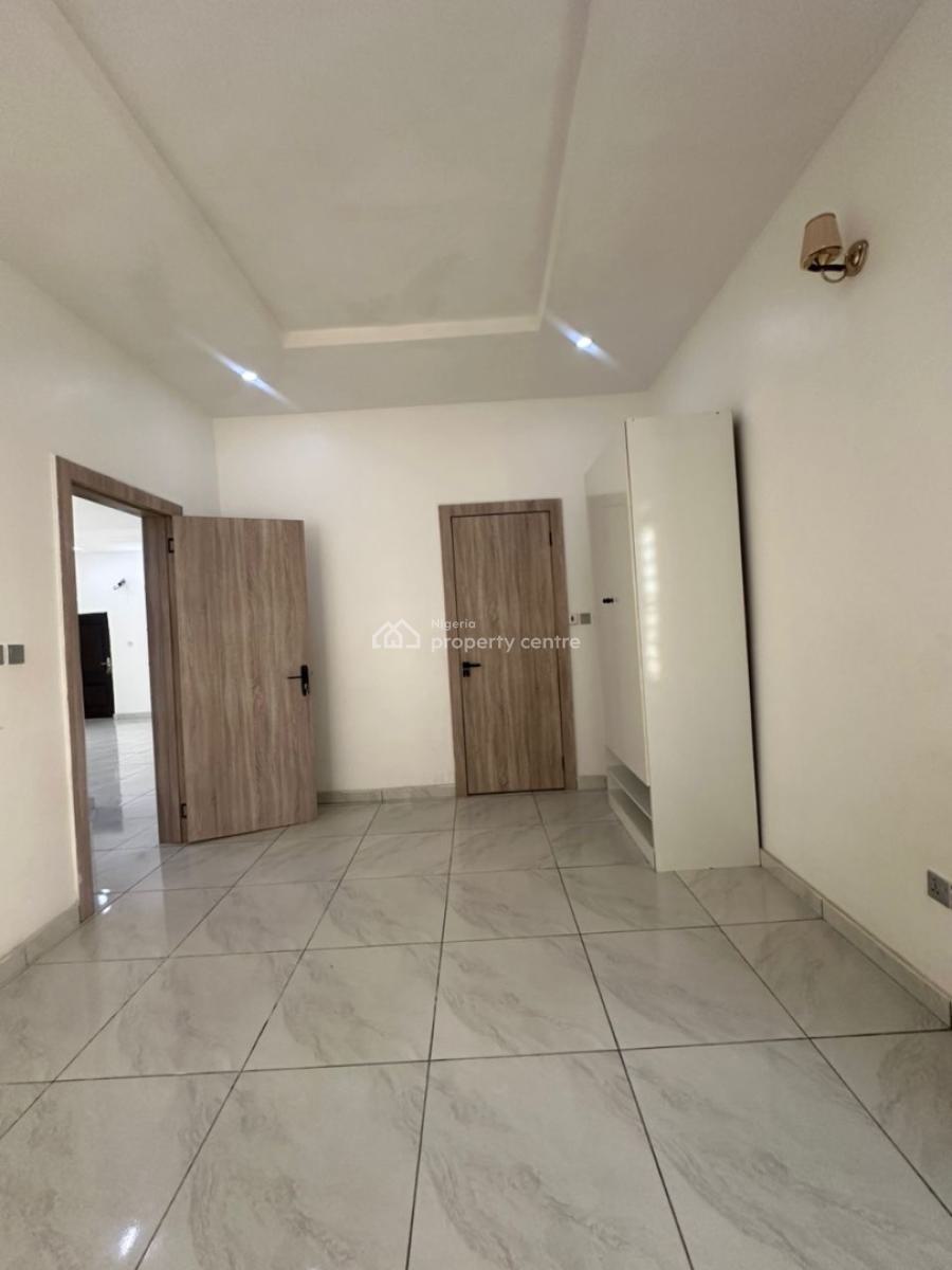 Neatly Maintained 2-bedroom Apartment, Orchid, Lekki, Lagos, Flat / Apartment for Rent