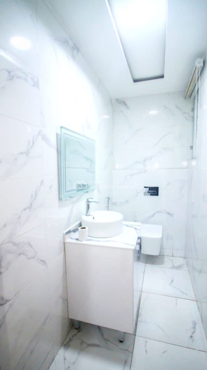 Beautiful 3bedroom Apartment with Bq, Pool, 247 Power +inverter, Lekki Phase 1, Lekki, Lagos, Flat / Apartment for Rent