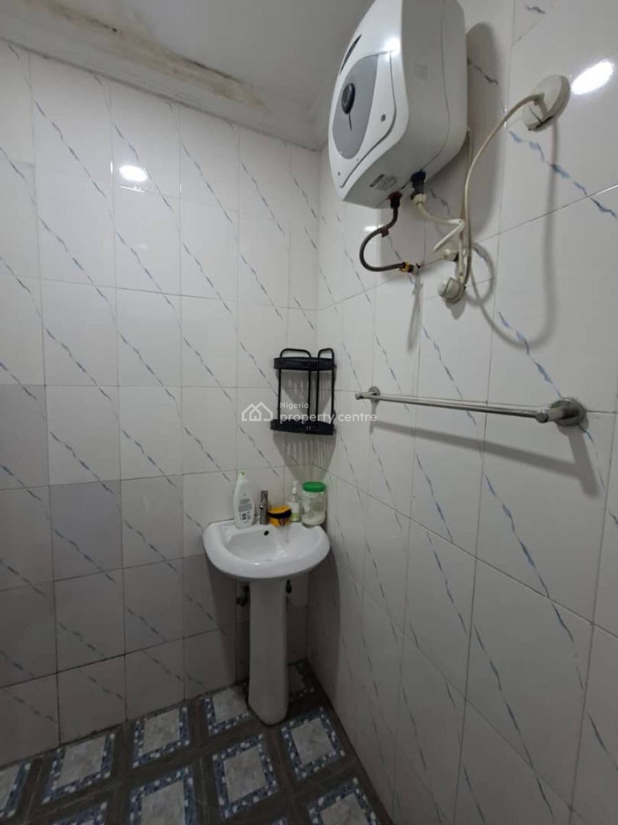 Executive Spacious 3bedroom Apartment All Rooms En-suite, Akoka, Yaba, Lagos, Flat / Apartment for Rent