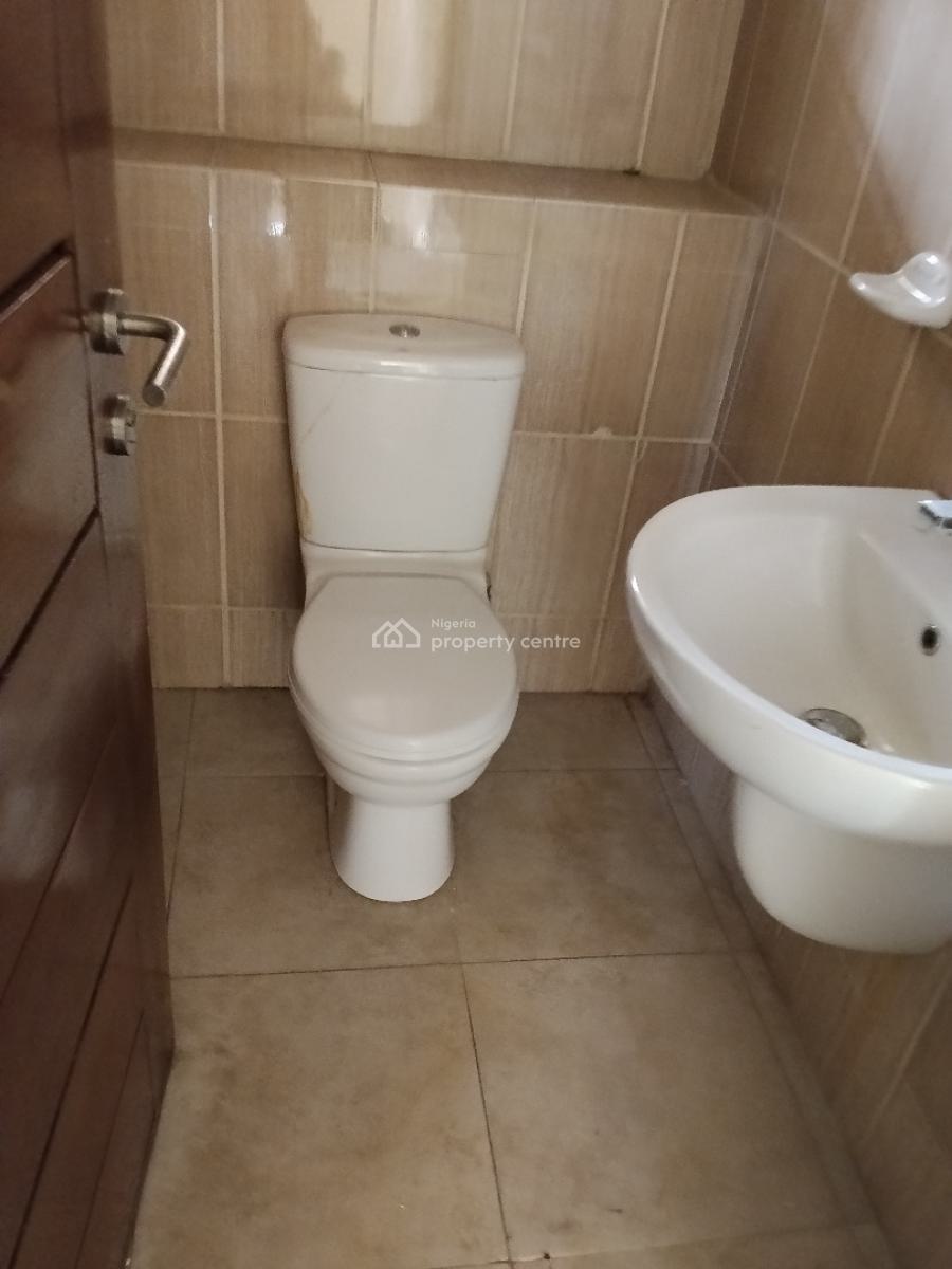Three Bedrooms Terrace, Lekki Right, Lekki Phase 1, Lekki, Lagos, Flat / Apartment for Rent