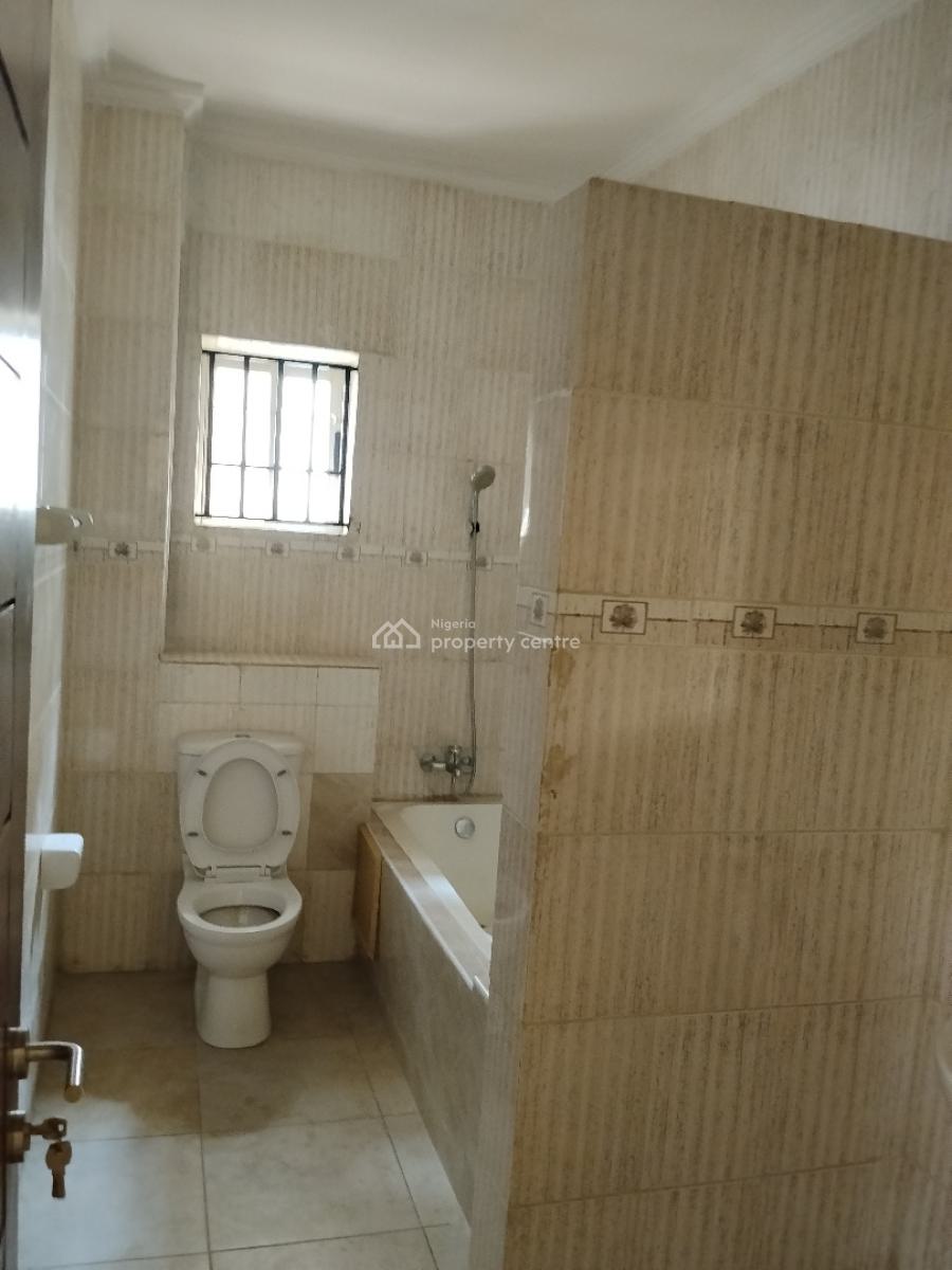 Three Bedrooms Terrace, Lekki Right, Lekki Phase 1, Lekki, Lagos, Flat / Apartment for Rent
