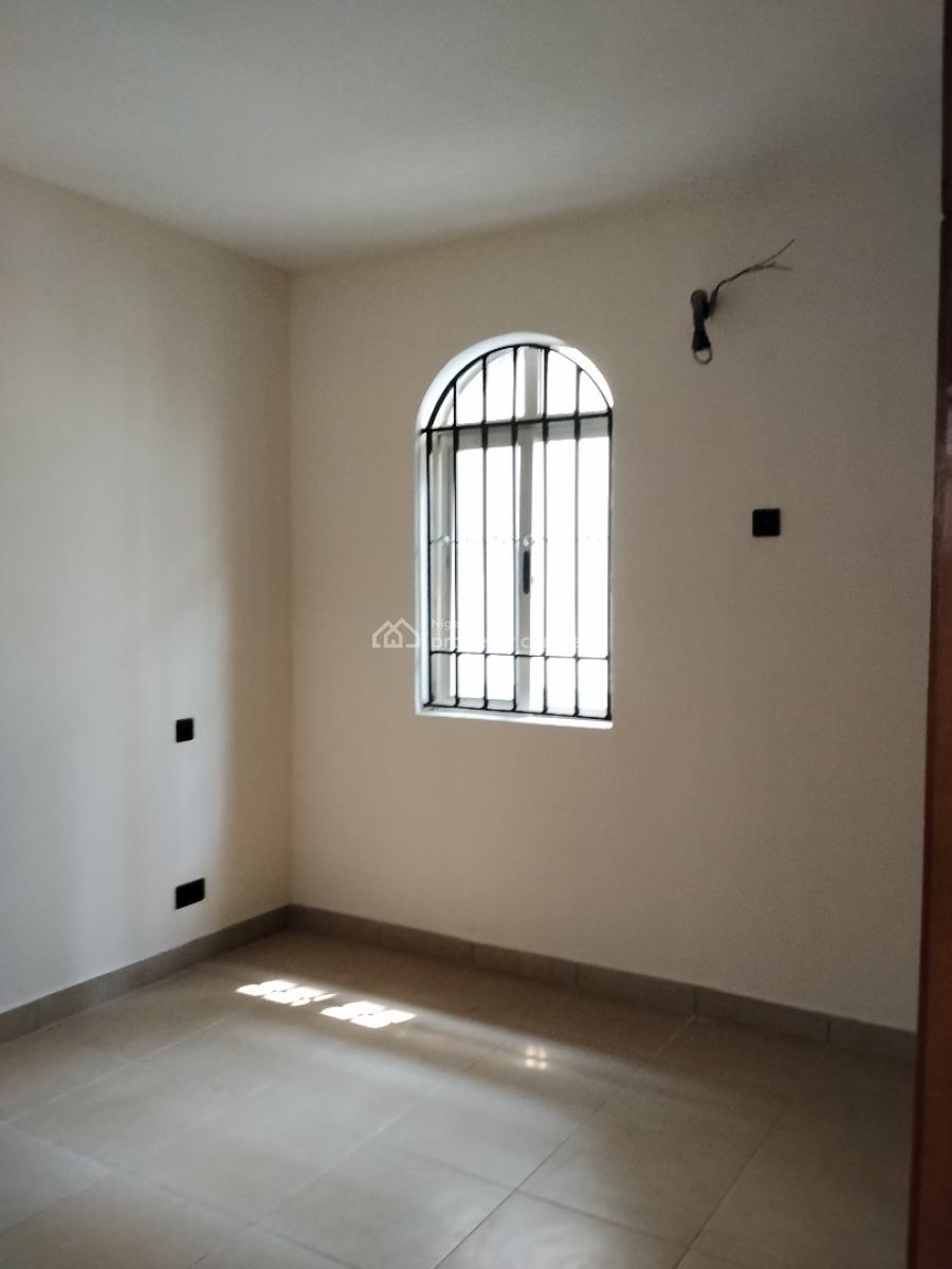 Three Bedrooms Terrace, Lekki Right, Lekki Phase 1, Lekki, Lagos, Flat / Apartment for Rent