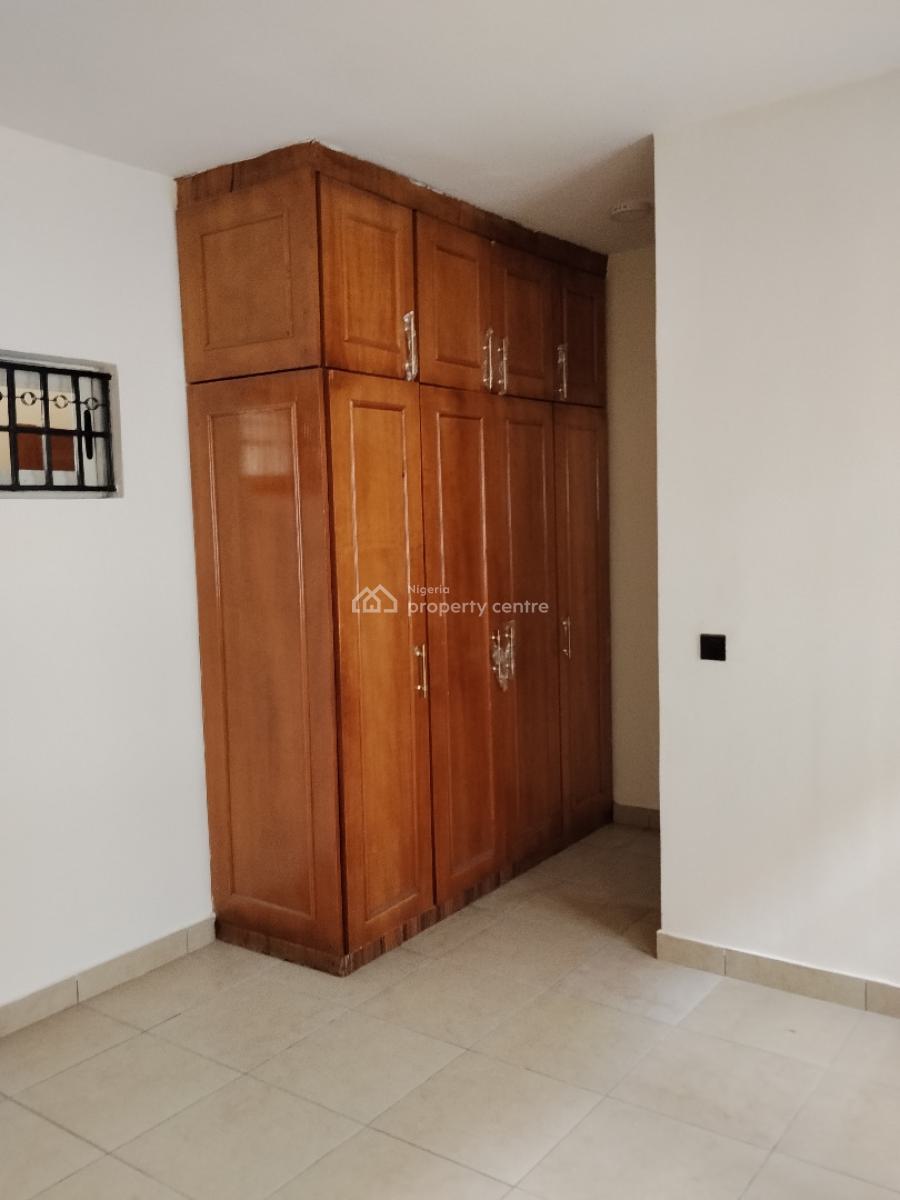 Three Bedrooms Terrace, Lekki Right, Lekki Phase 1, Lekki, Lagos, Flat / Apartment for Rent